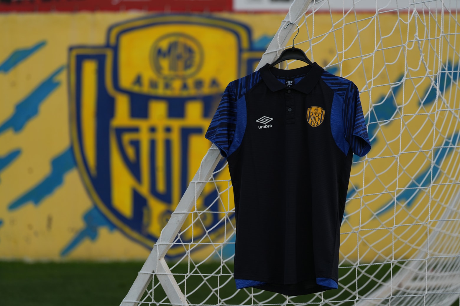 TF-0431 UMBRO PLUS CAMP TSHIRT D.BLUE