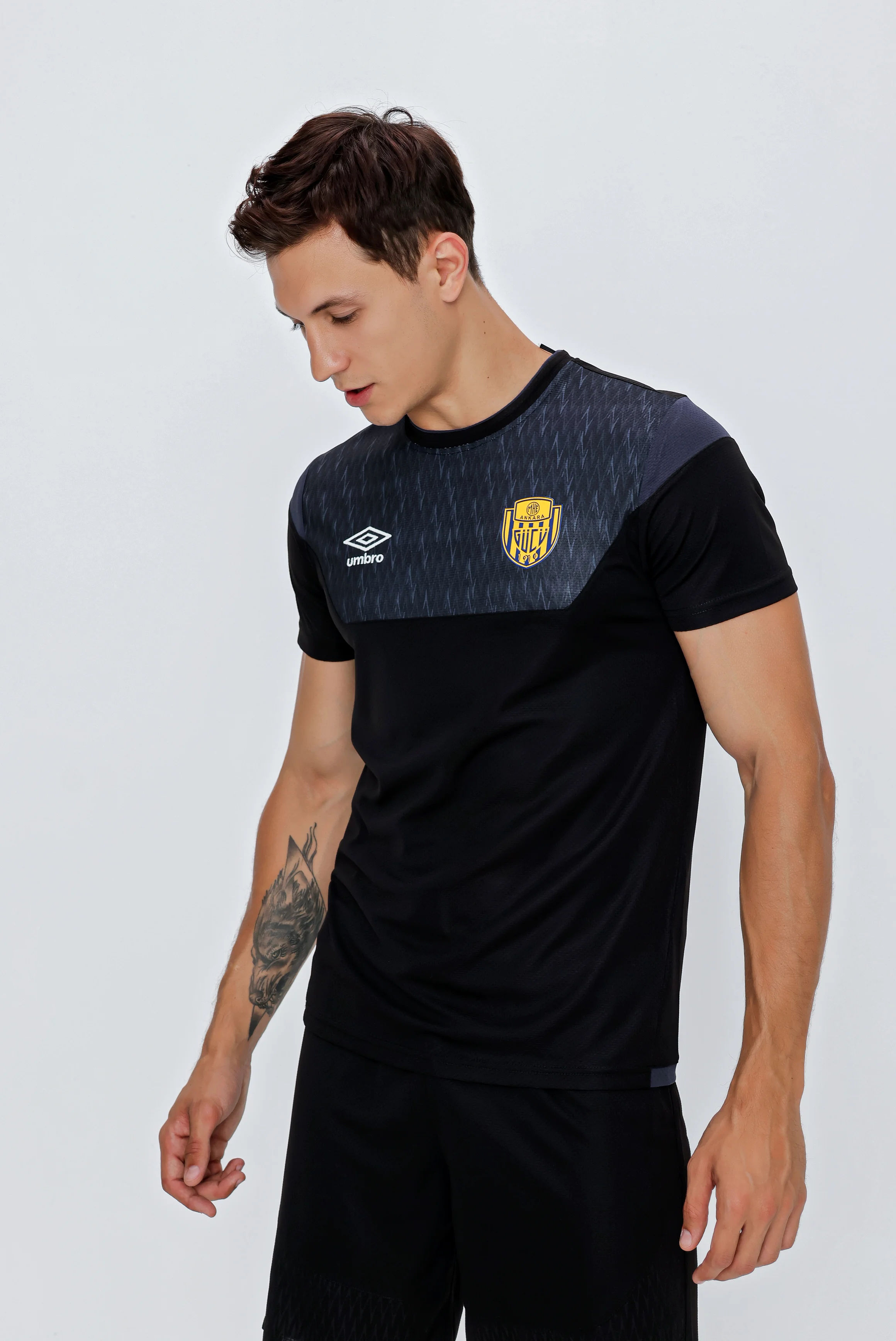 TF-0264 UMBRO DIAMOND TRAINING T-SHIRT