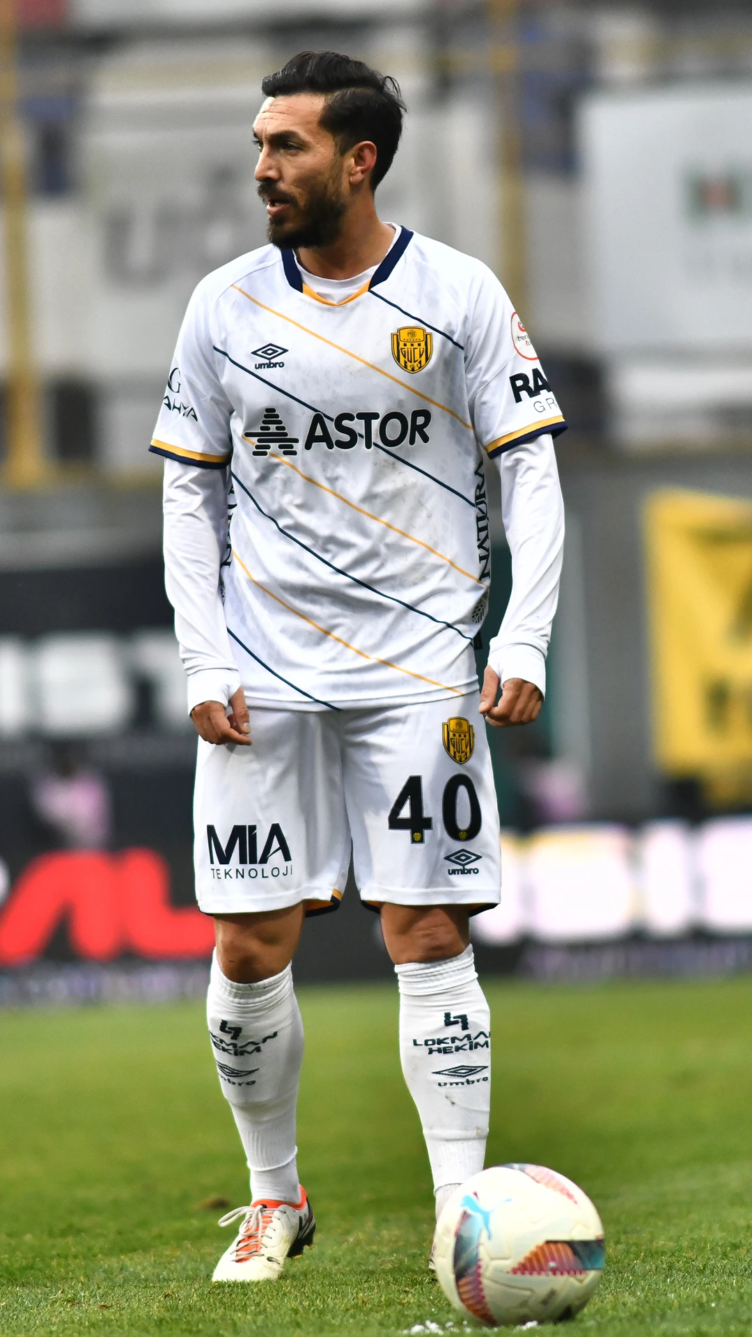 Beyaz Yetişkin Forma