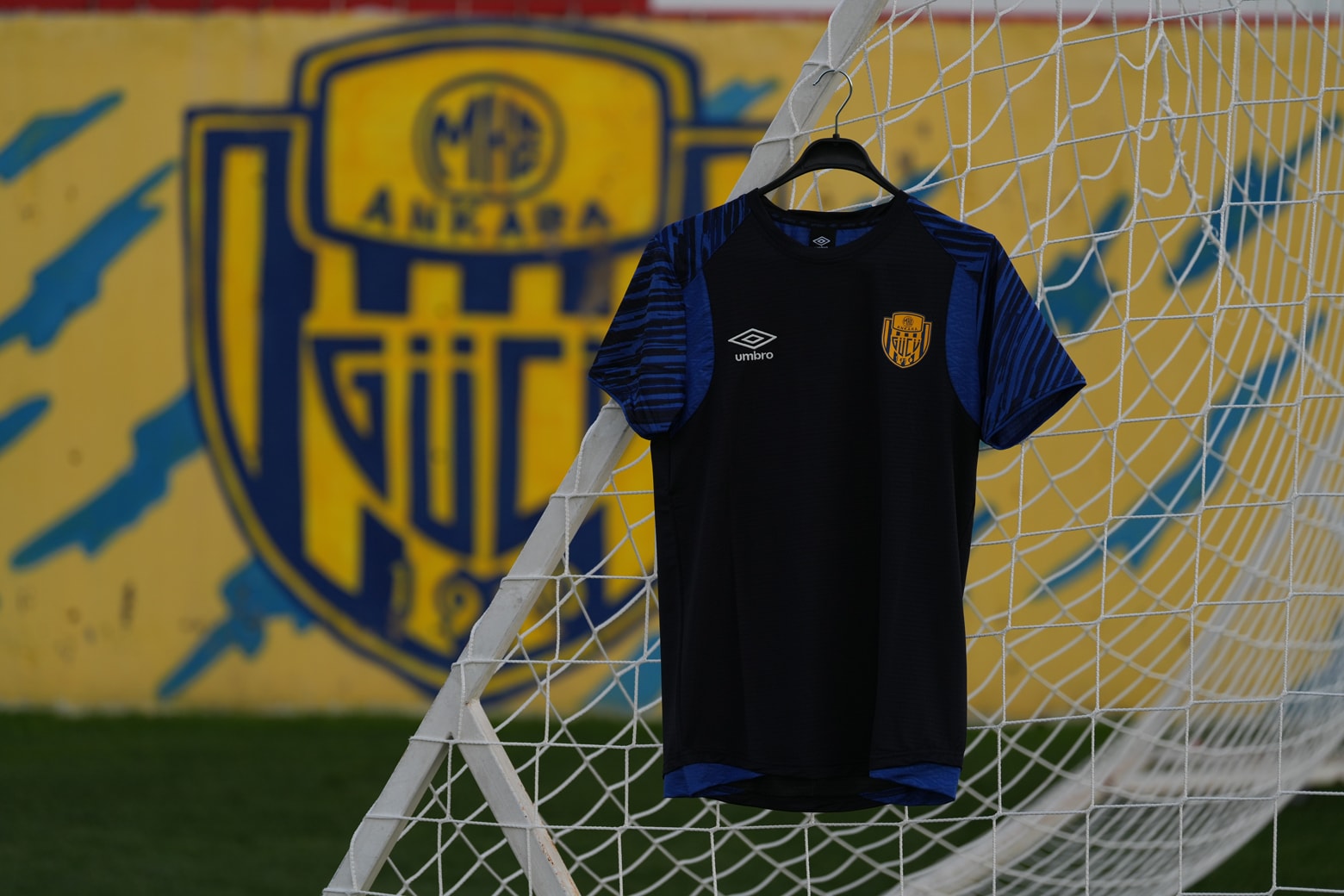 TF-0430 UMBRO PLUS TRAINING TSHIRT D.BLUE