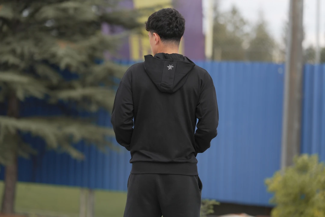 FC-0201 UMBRO NEED SWEAT BLACK