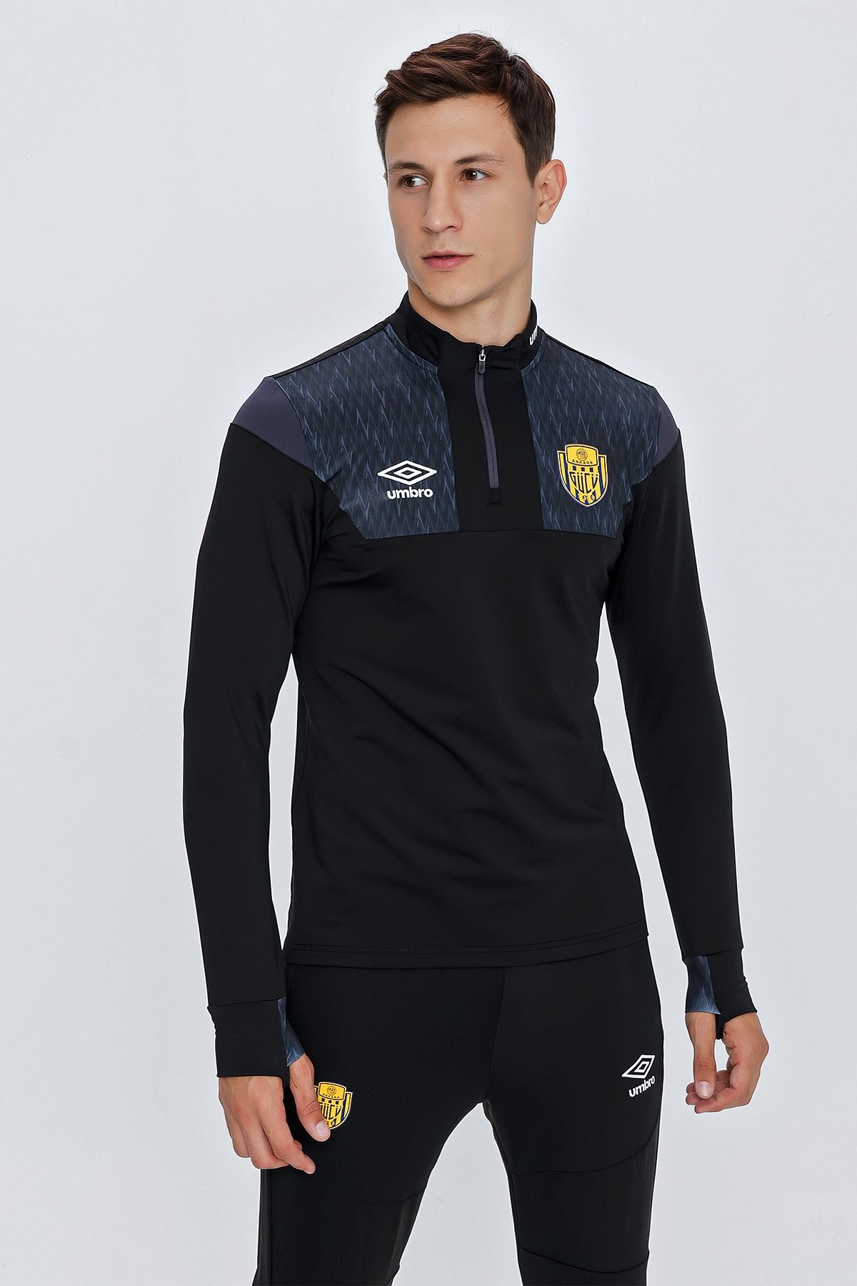 TC-0127 UMBRO DIAMOND TRAINING SWEAT