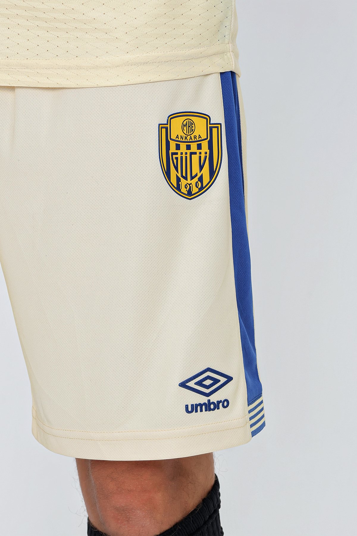 TE-0162 Umbro Ankaragucu Match Shorts Wheat