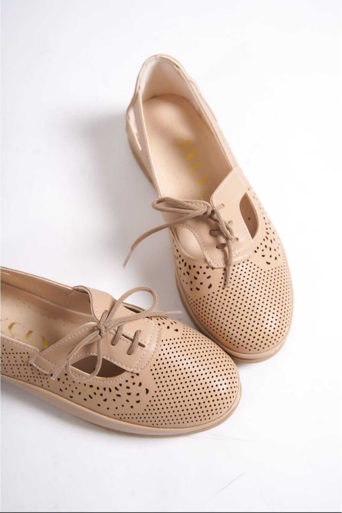 siyah delikli rahat babet