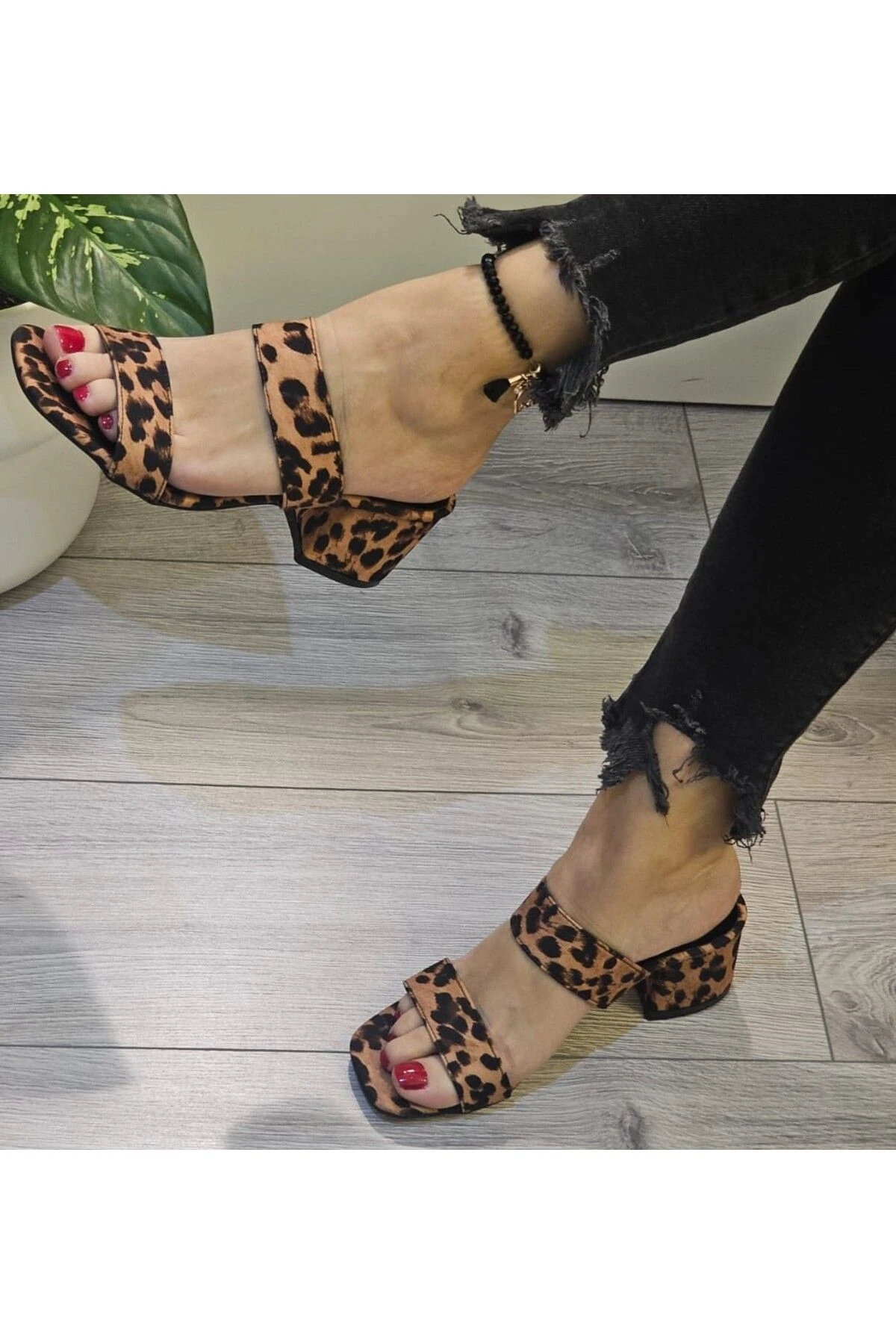 Leopar Şık Günlük Tarz Yeni Model Rahat Terlik
