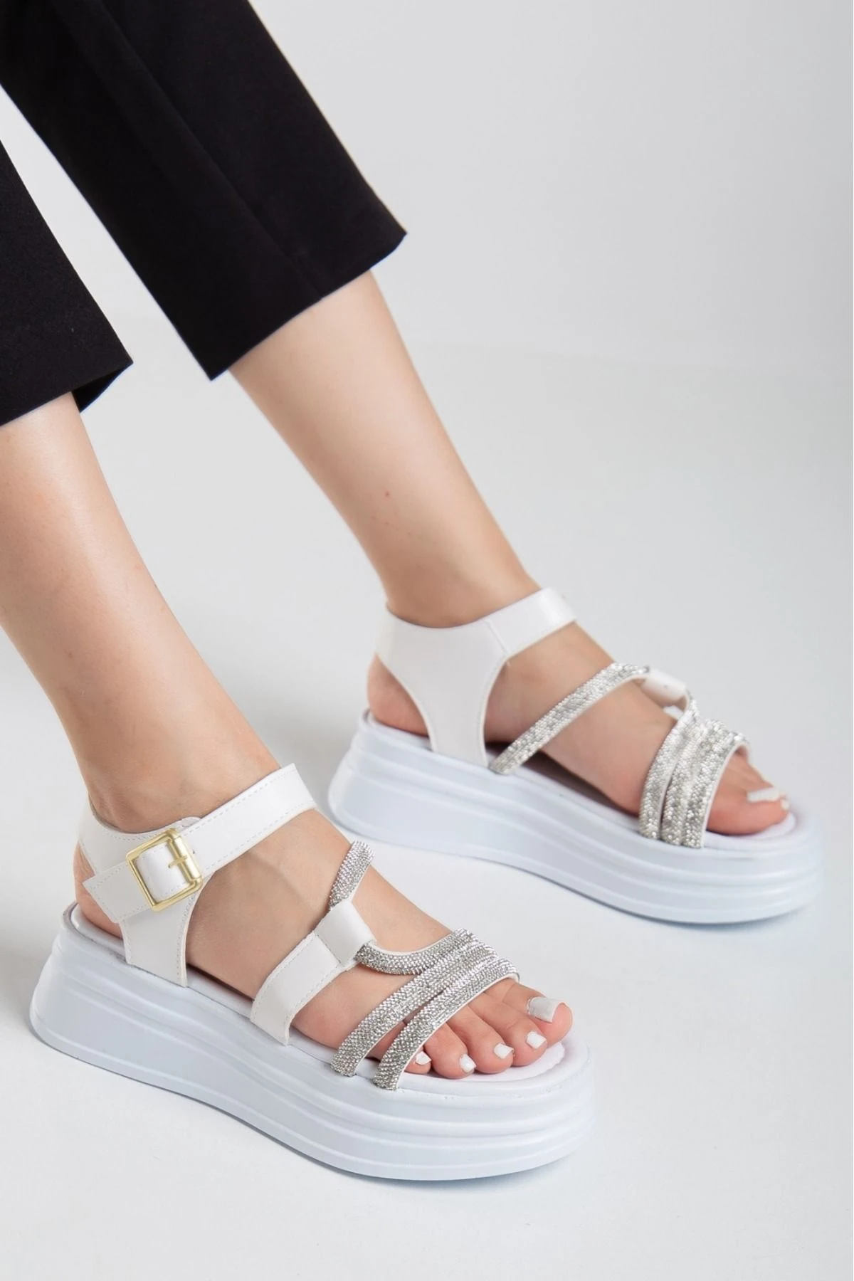 Taşlı Platform Dolgu Taban Sandalet