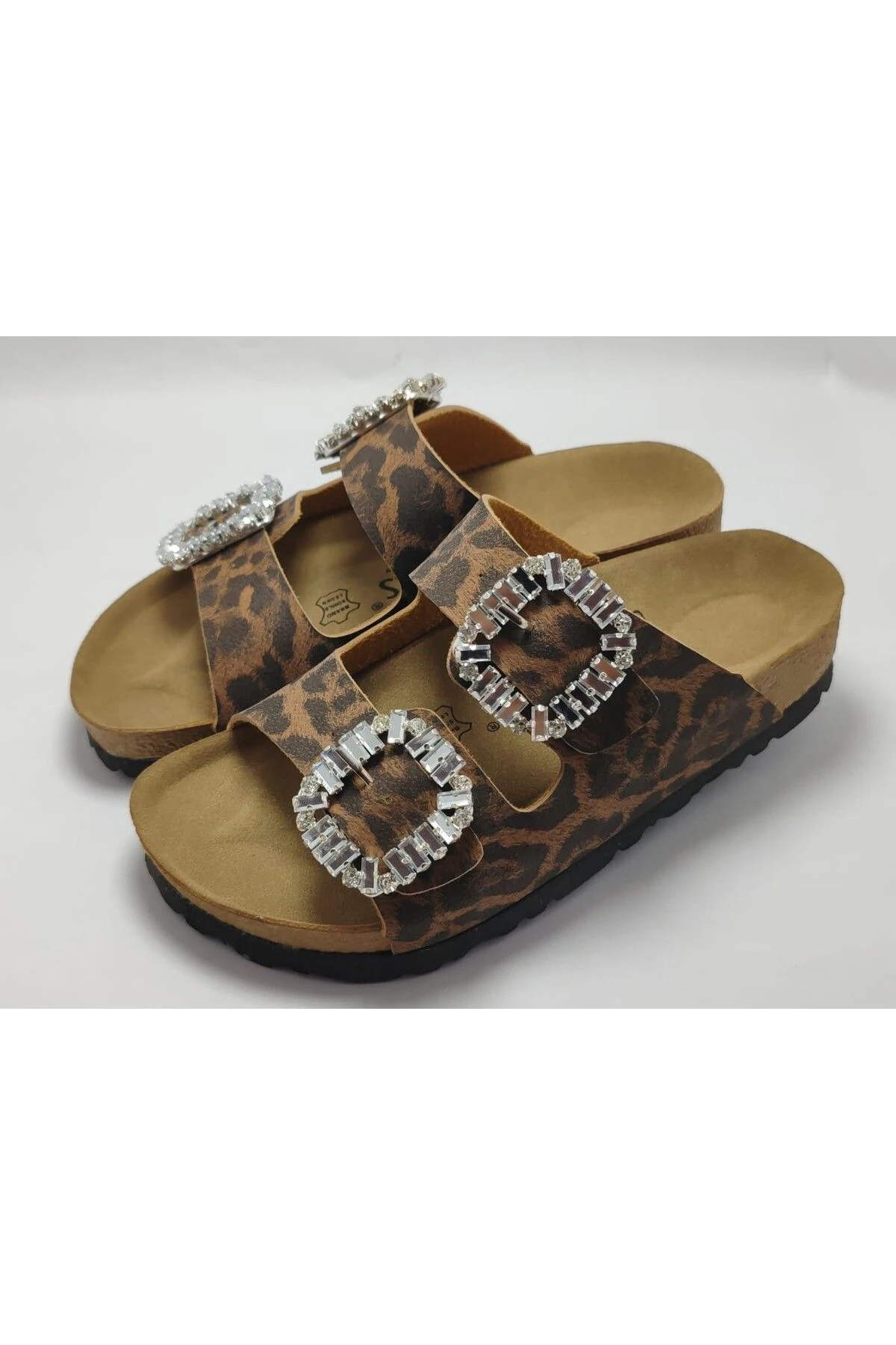 Leopar Taşlı Mantar Tabanlı Çift Tokalı Herşeyle Kombin Terlik