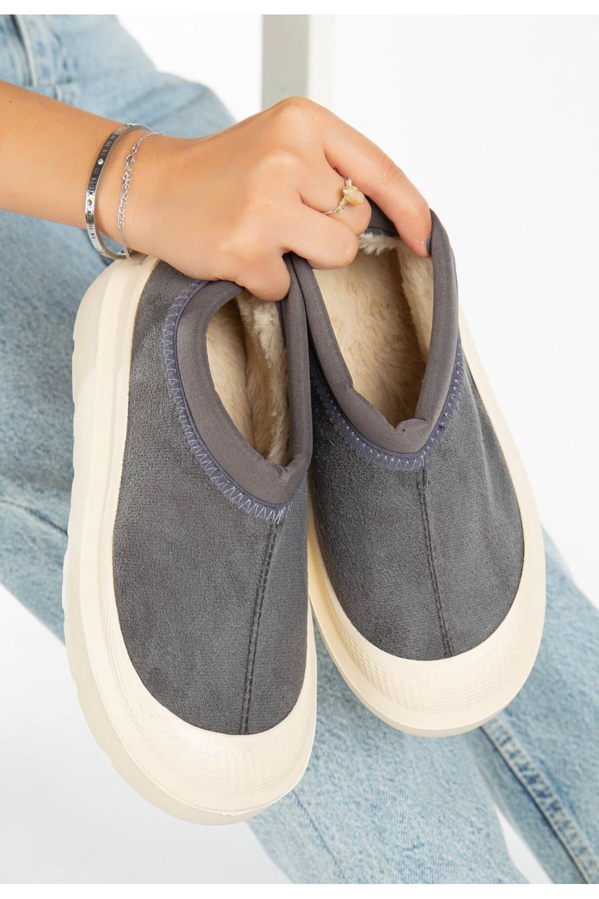 Tasman kürklü bot ug