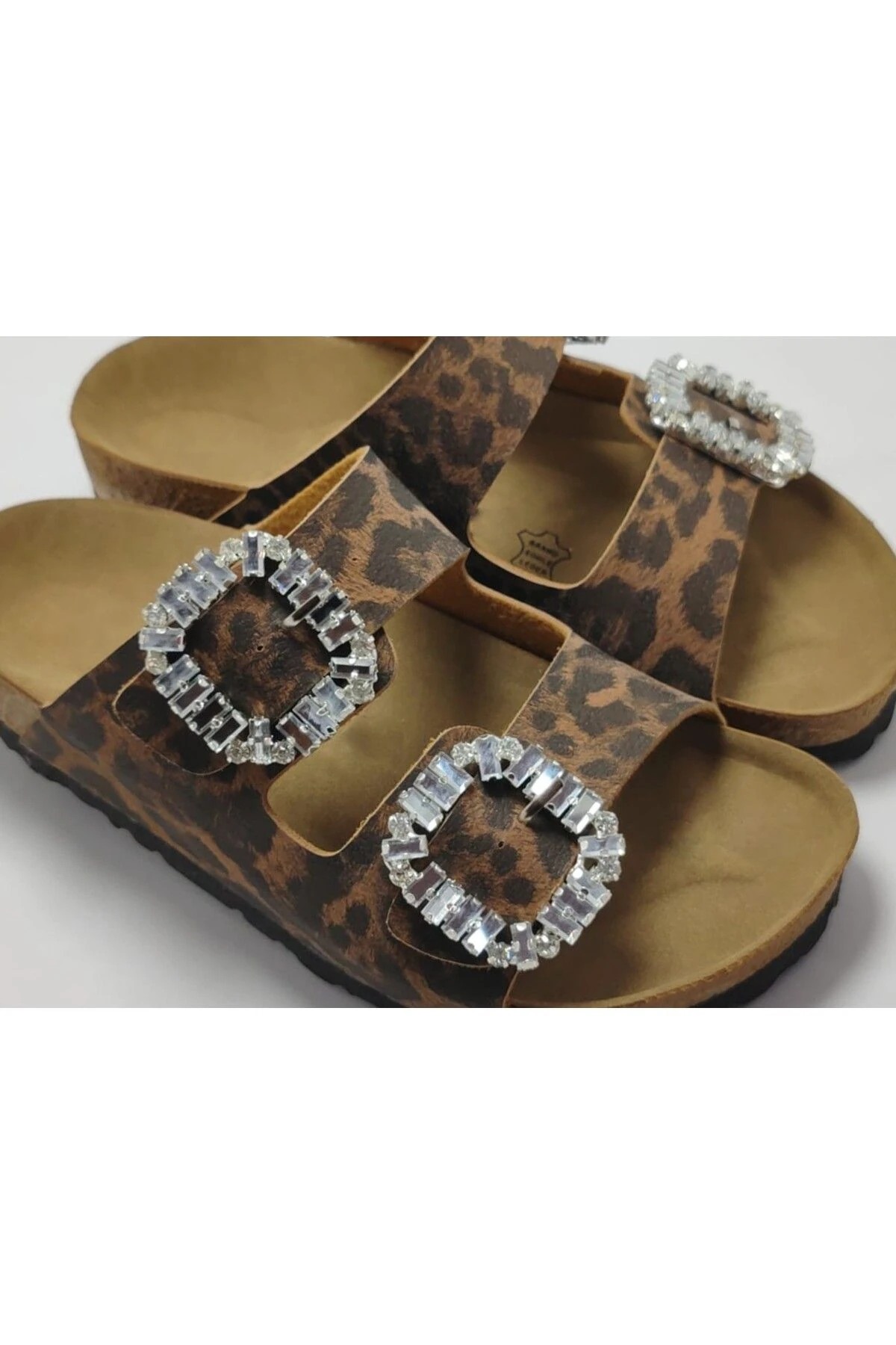 Leopar Taşlı Mantar Tabanlı Çift Tokalı Herşeyle Kombin Terlik