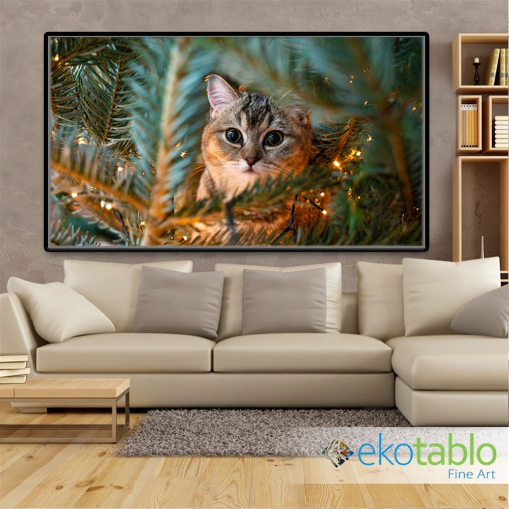 Yılbaşı Ağacına Saklanan Kedi Kanvas Tablo main variant image