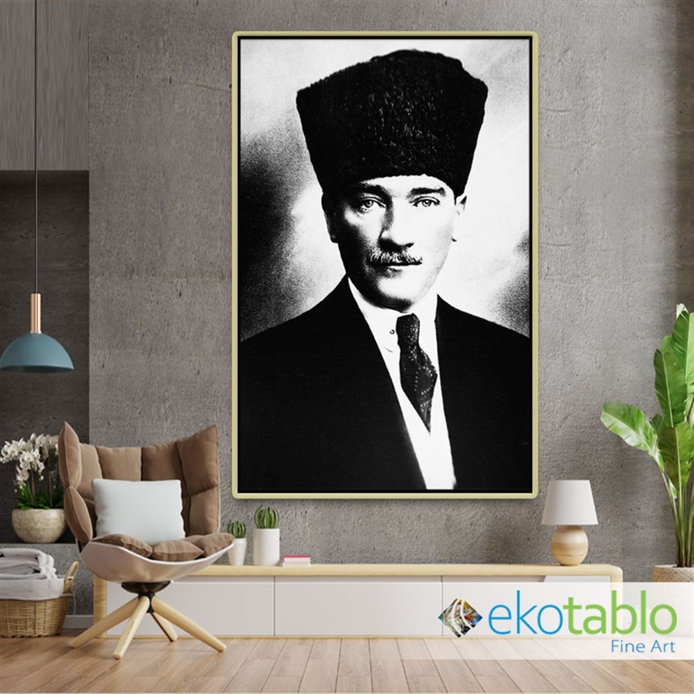 Atatürk Takım Elbise Kalpak Vesikalık Kanvas Tablo