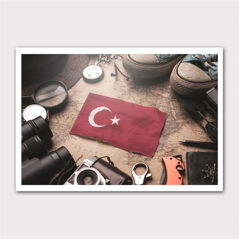 Türk Bayrağı Harita ve Eşyalar Kanvas Tablo