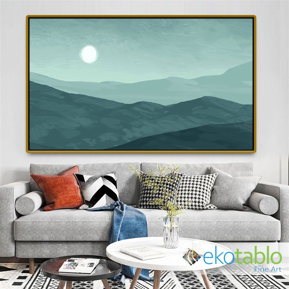 Yeşil Dağlar ve Ay Kanvas Tablo main variant image