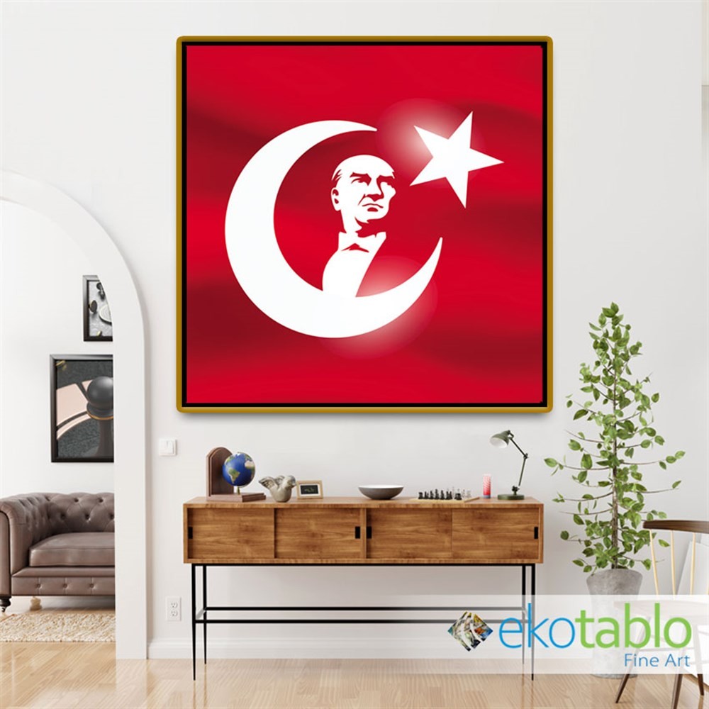 Bayrak Üzerine Atatürk Pozu Kanvas Tablo