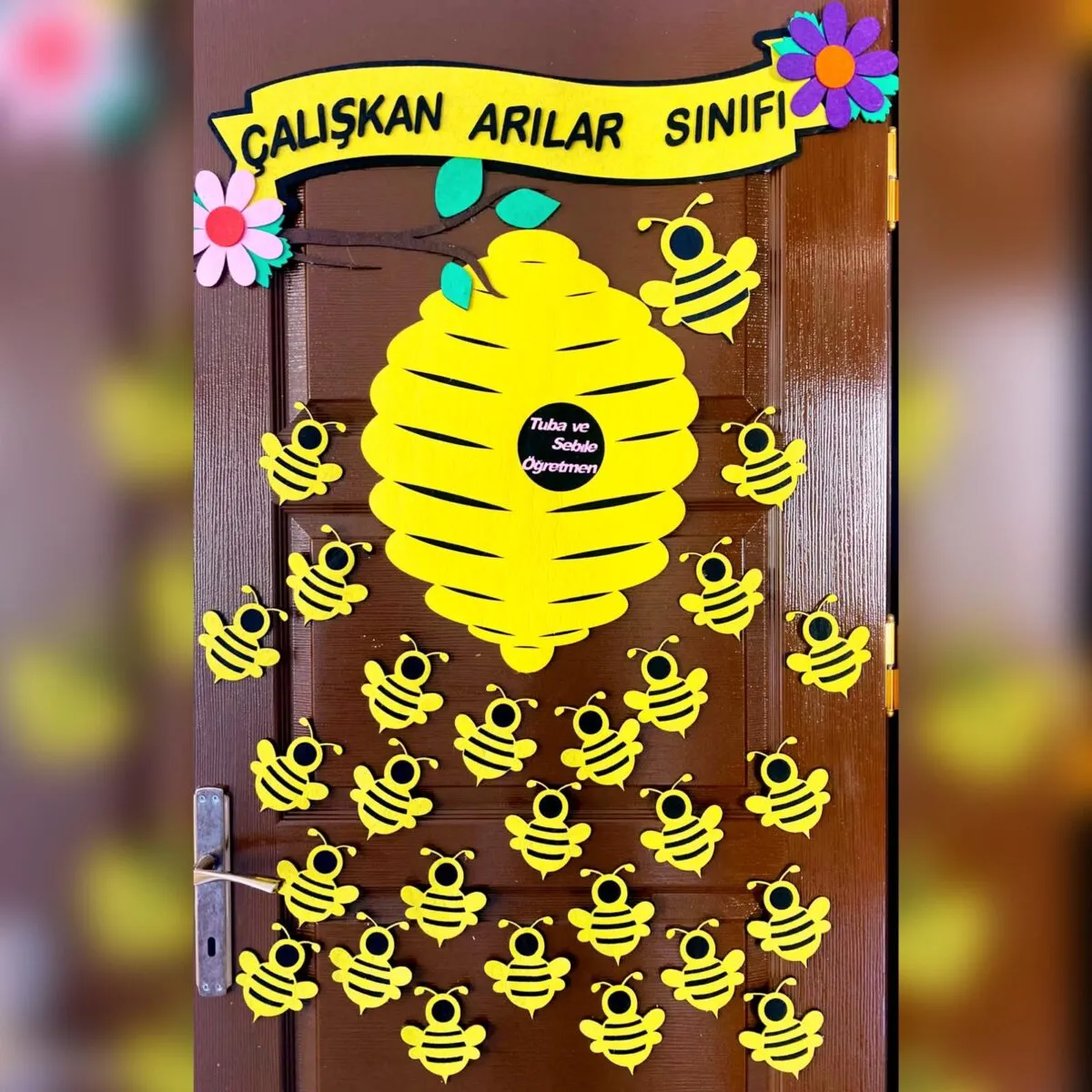 Çalışkan Arılar Kapı Süsü