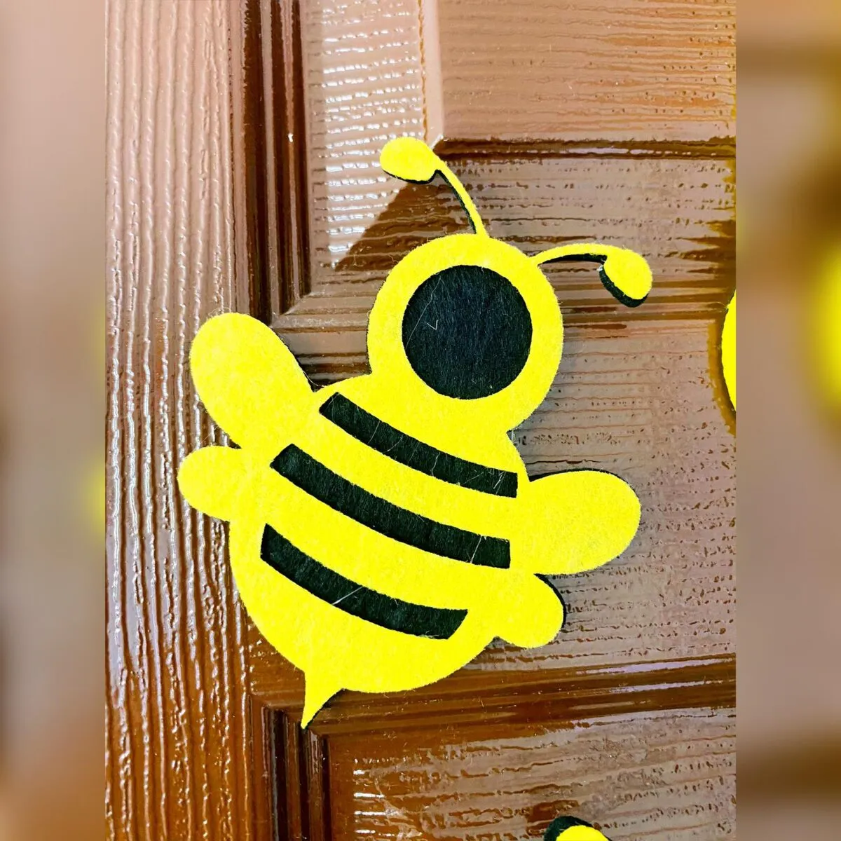 Çalışkan Arılar Kapı Süsü