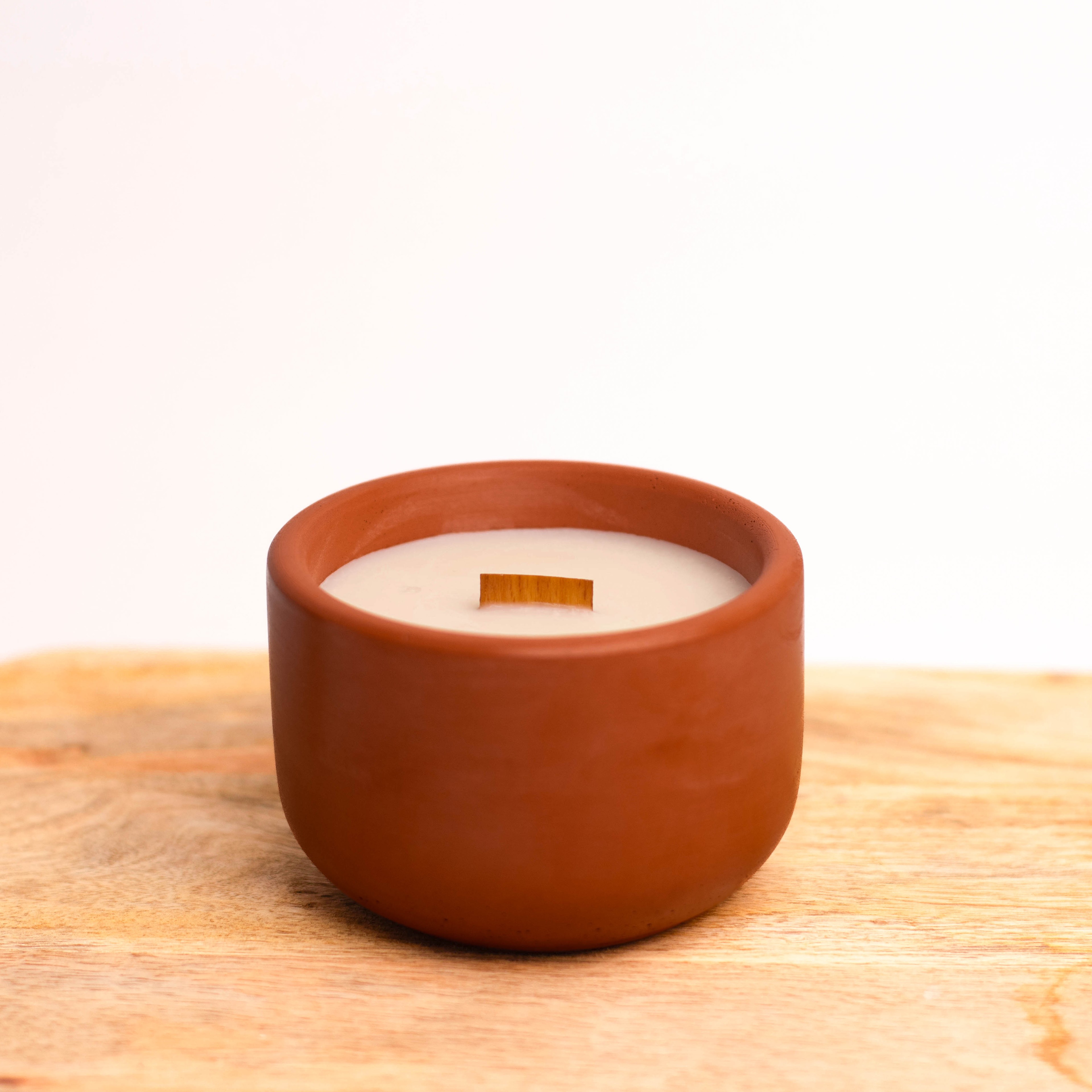 Terracotta Candle - Handcrafted Soy Wax 200gr Cinnamon Frost