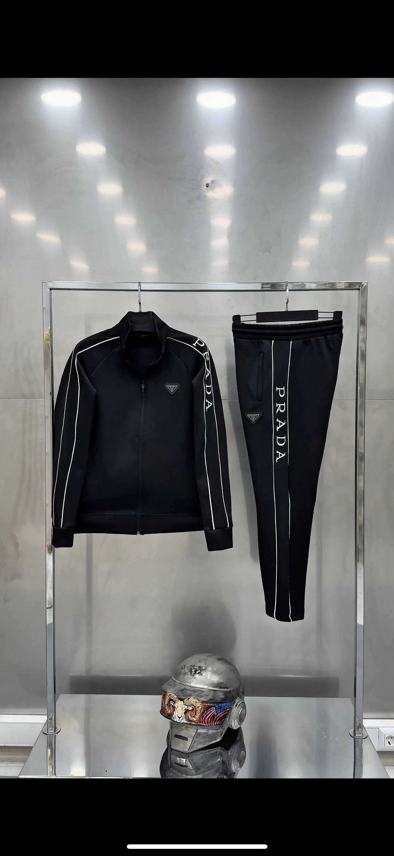 Prad Detaylı İthal Eşofman Takımı Siyah 