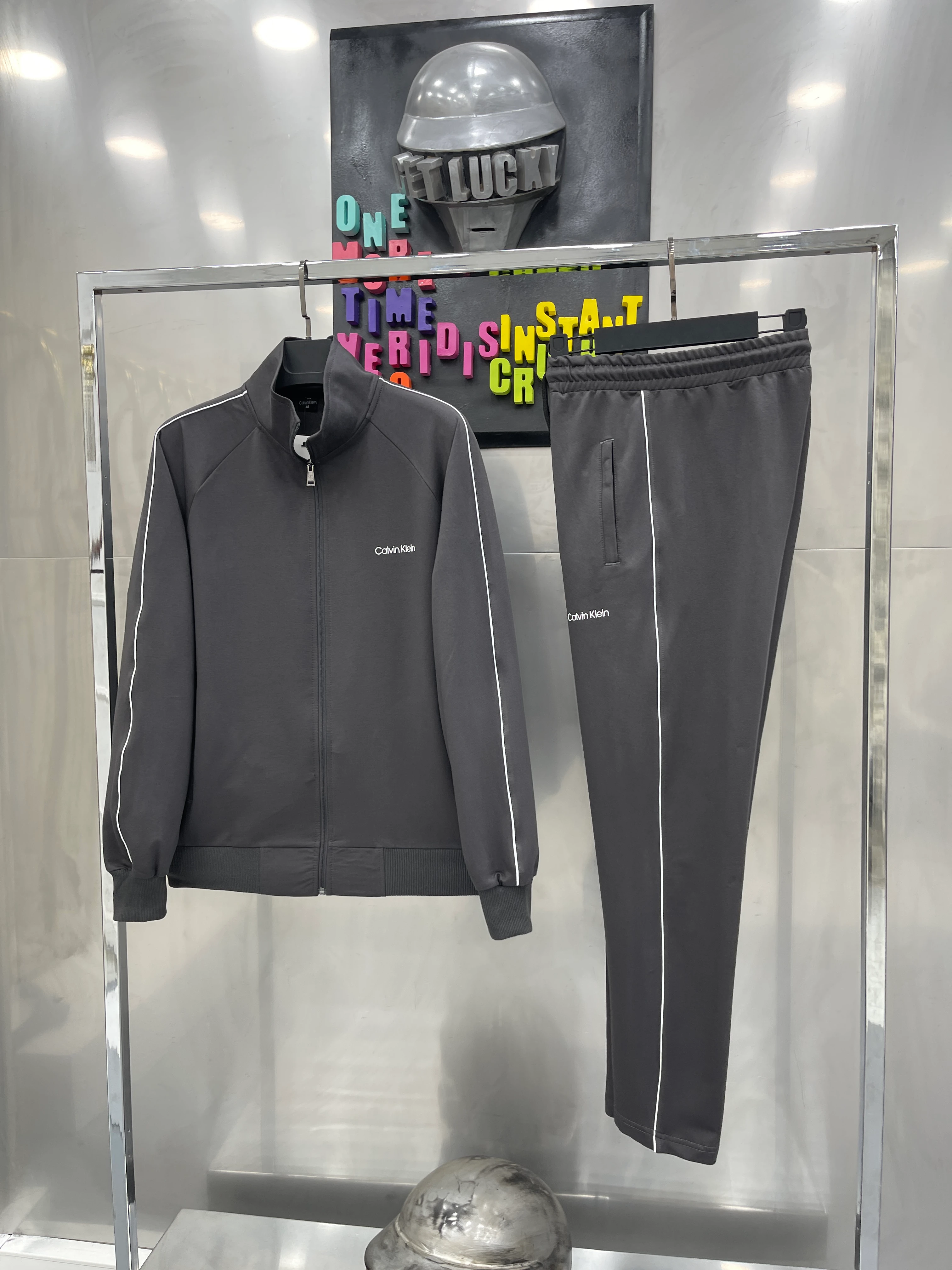 CK İthal Antrasit, Beyaz Çizgili Eşofman Takımı