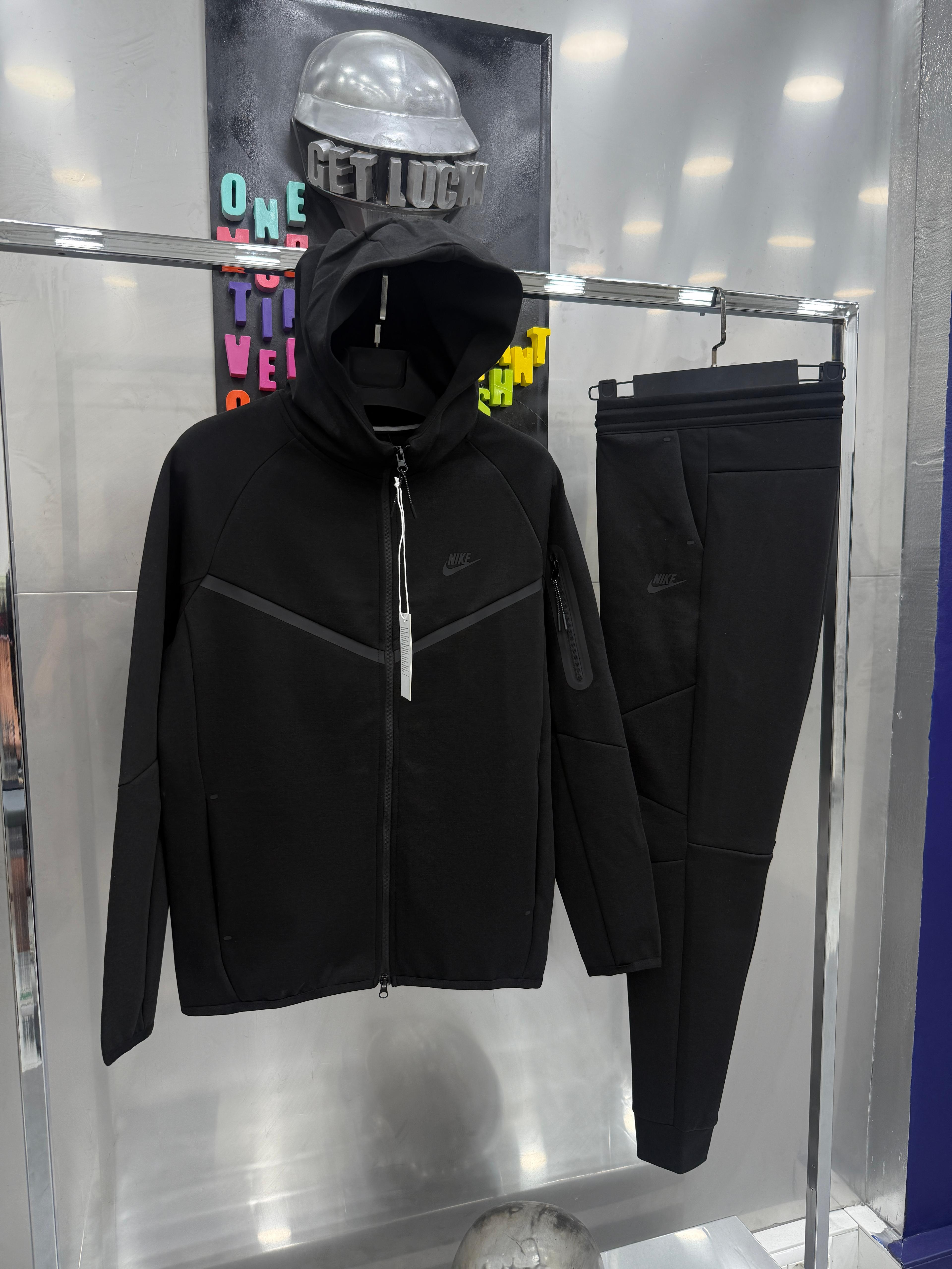 Nk Tech Fleece Takım Siyah