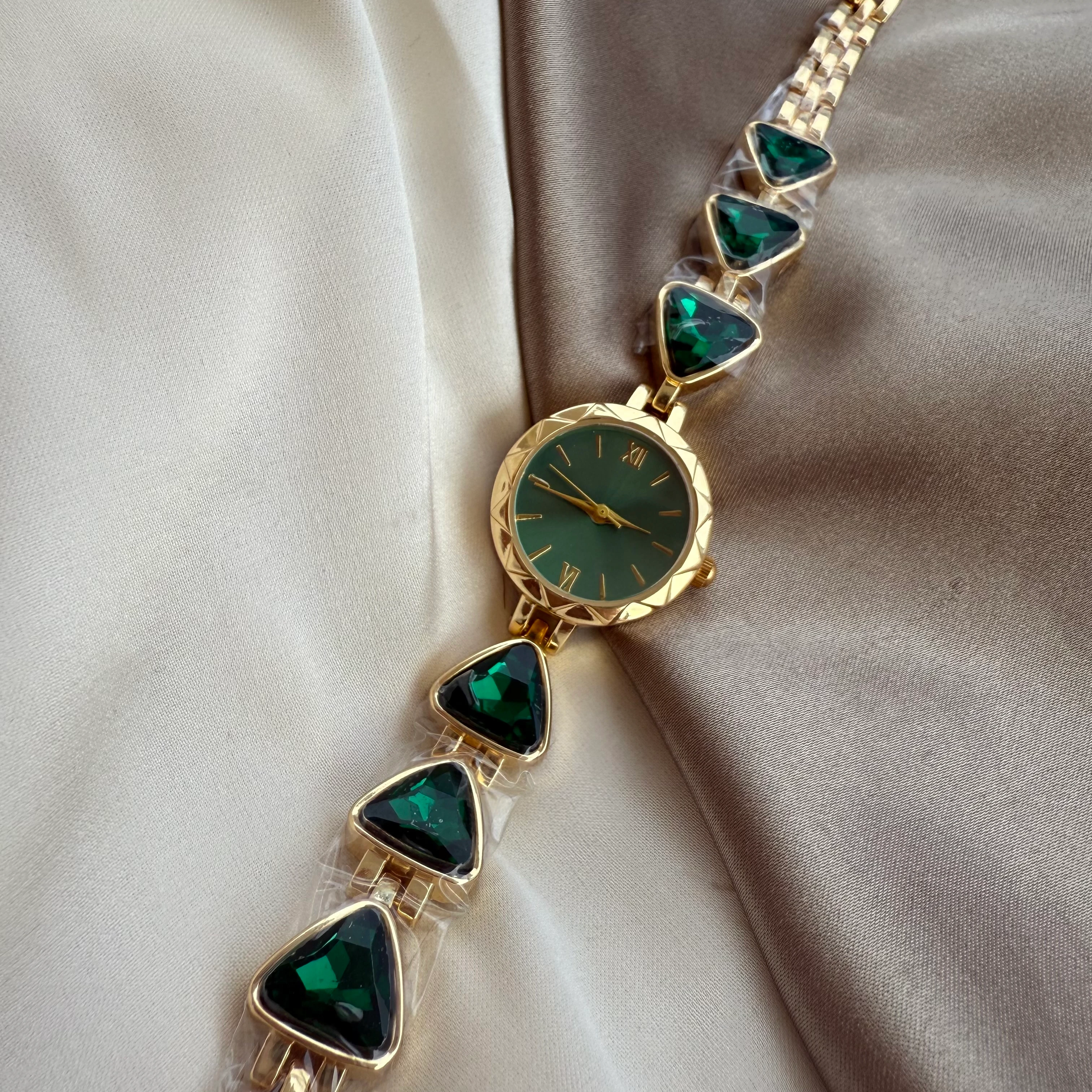 Zümrüt Taşlı Gold Saat