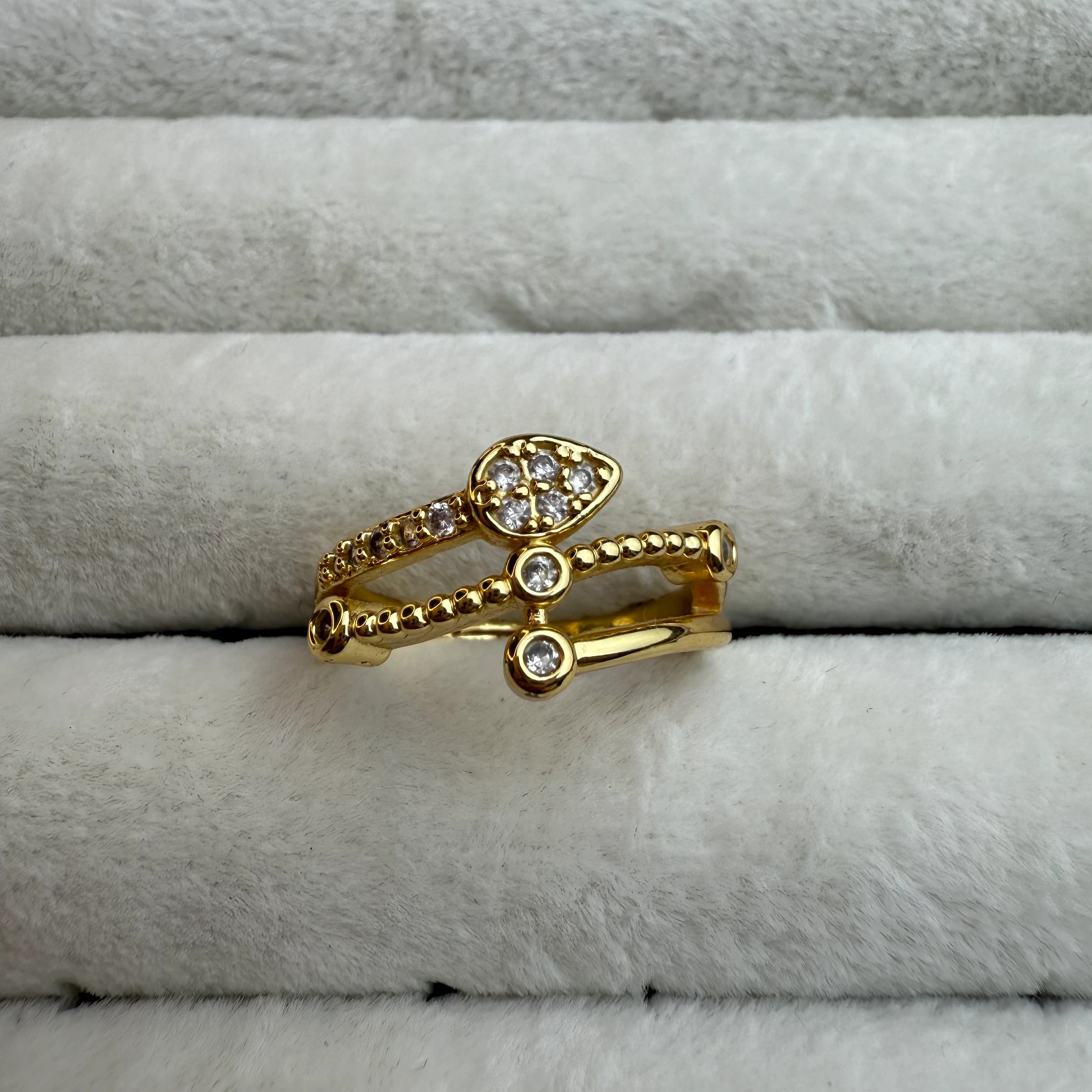 Çelik Yılan Model Taşlı Yüzük