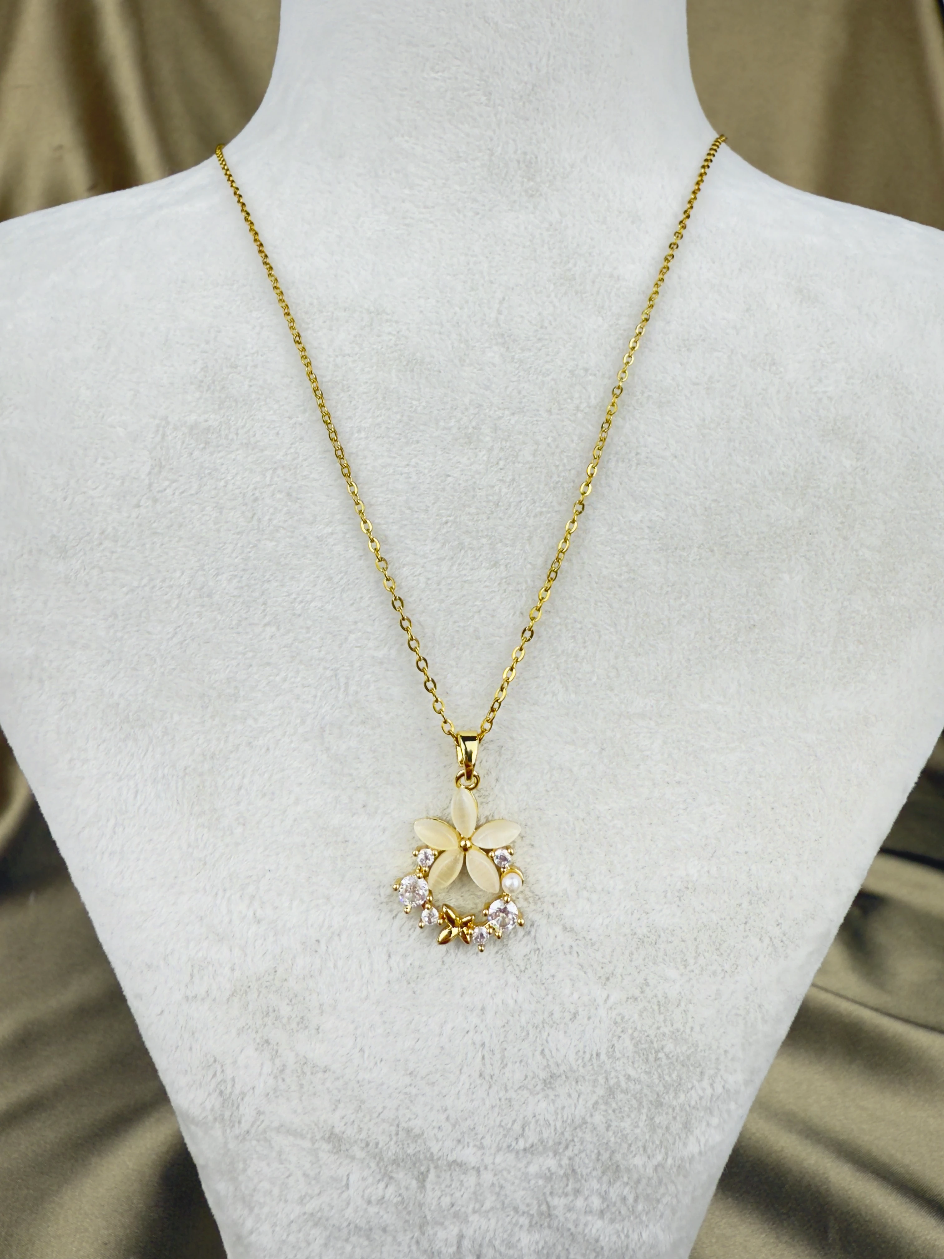 Golden Bloom Çelik Kolye