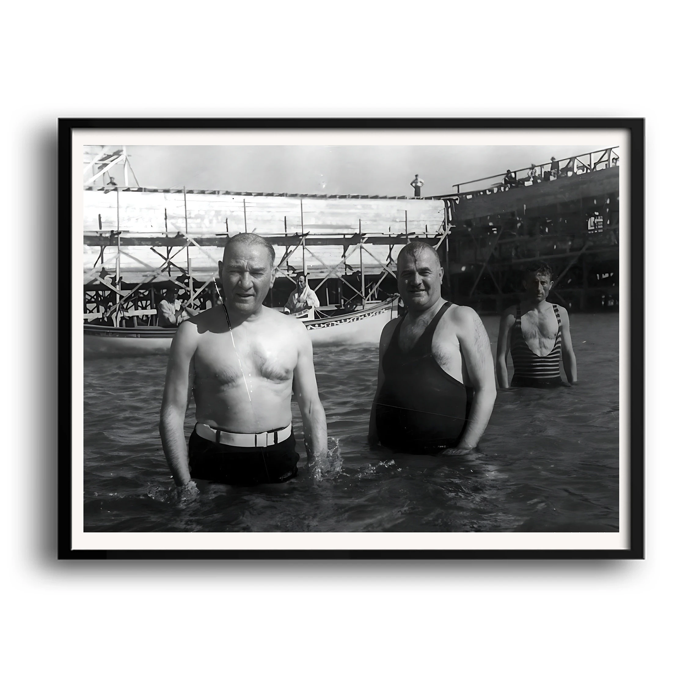 Atatürk'ün Denizde Çekilmiş Fotoğrafı