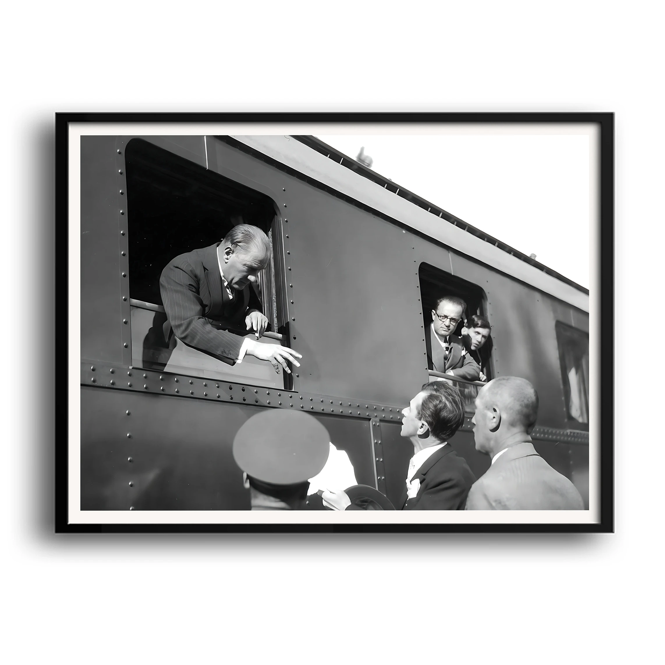 Atatürk'ün Trendeki Fotoğrafı