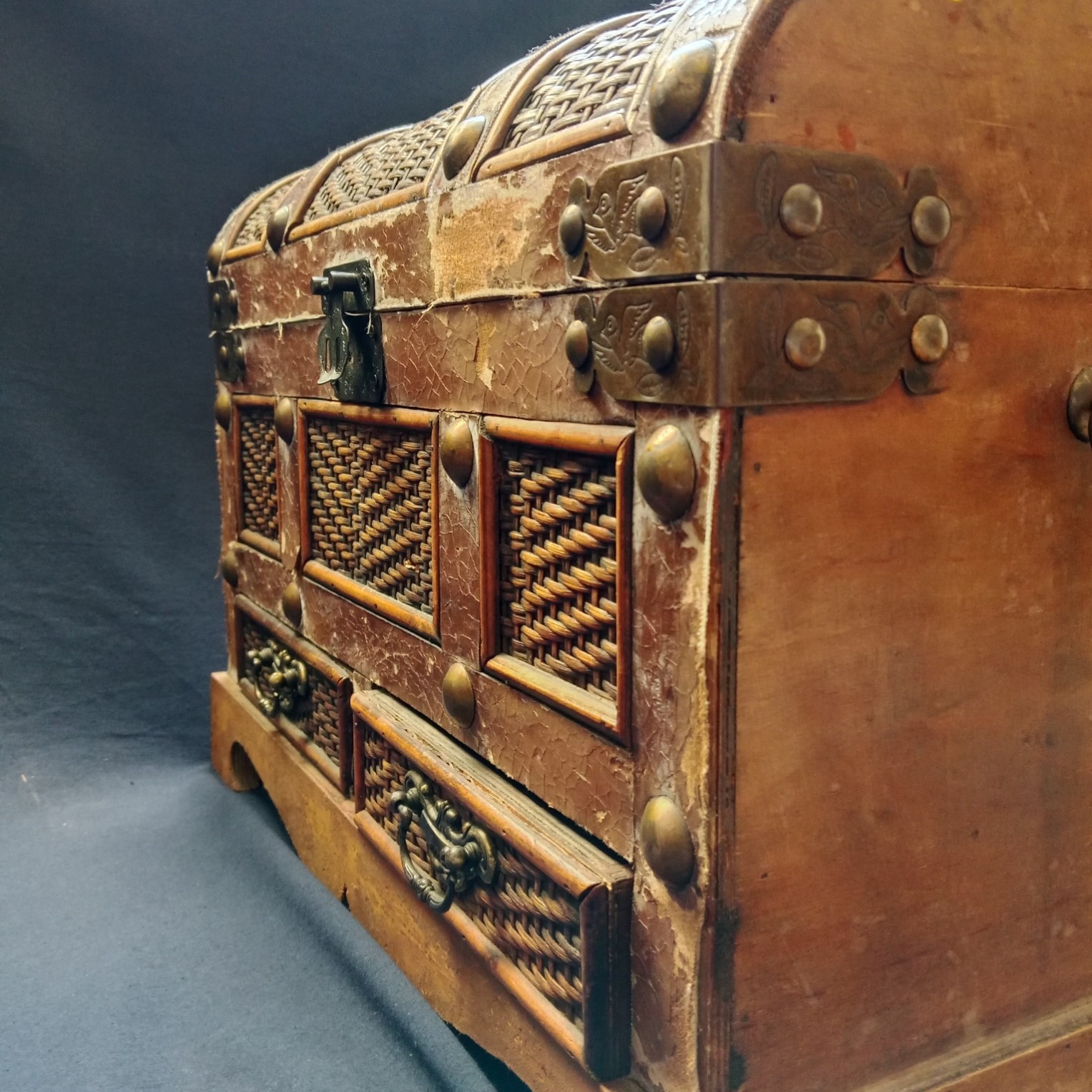 Antique Chest of Drawers