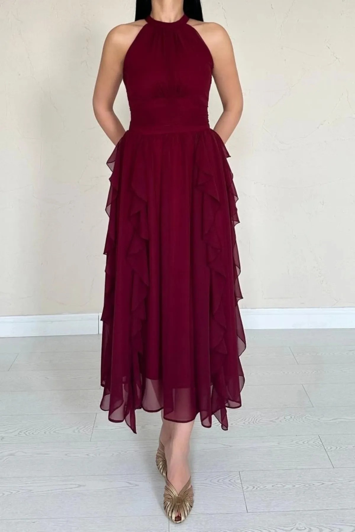 Bordo Önü Büzgülü Fırfırlı Elbise 