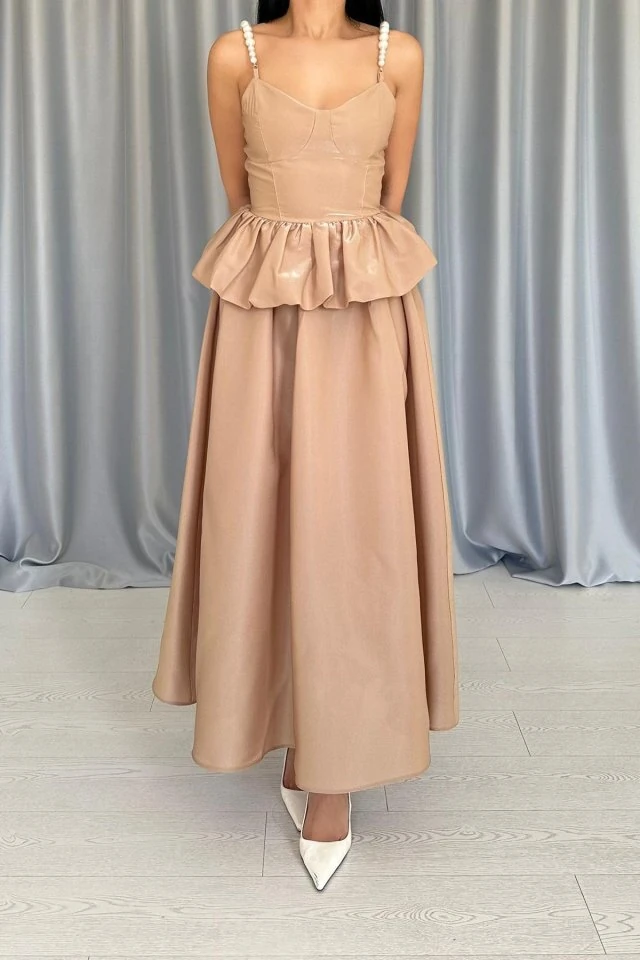 Camel Beli Büzgülü İnci Askılı Uzun Elbise