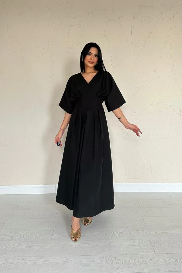 Siyah Pileli Uzun Elbise