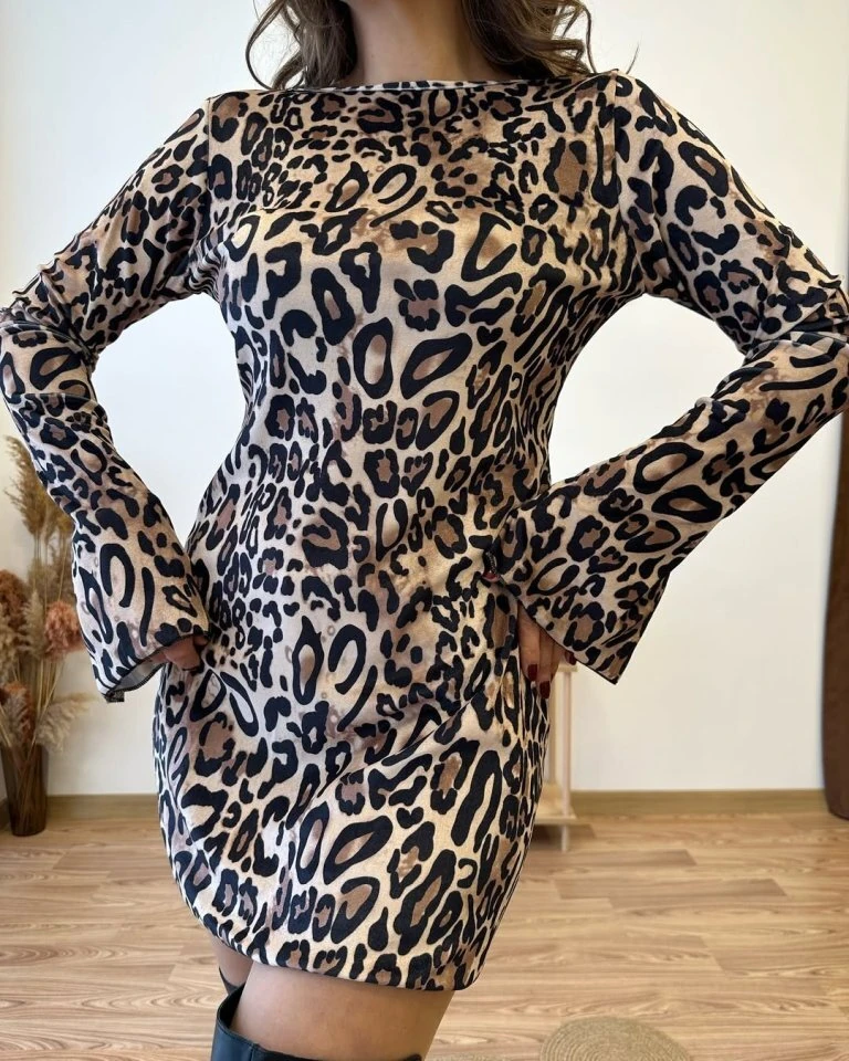 Kadın Uzun Kollu Kayık Yaka Leopar Baskılı Mini Elbise