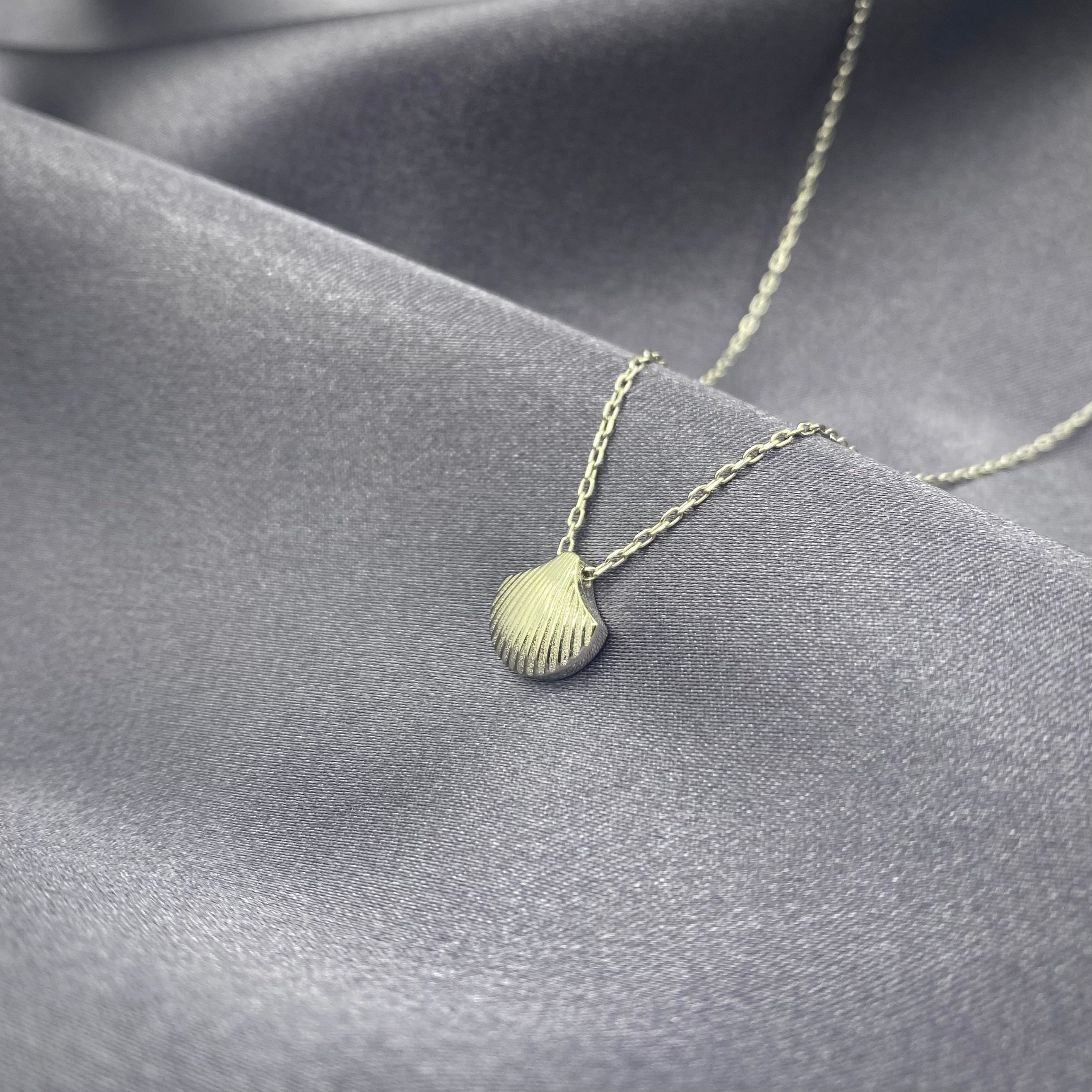 Oyster Necklace - Rhodium