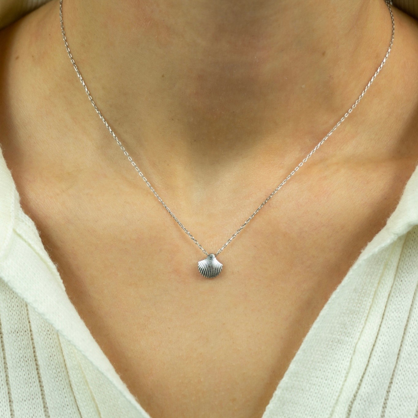 Oyster Necklace - Rhodium