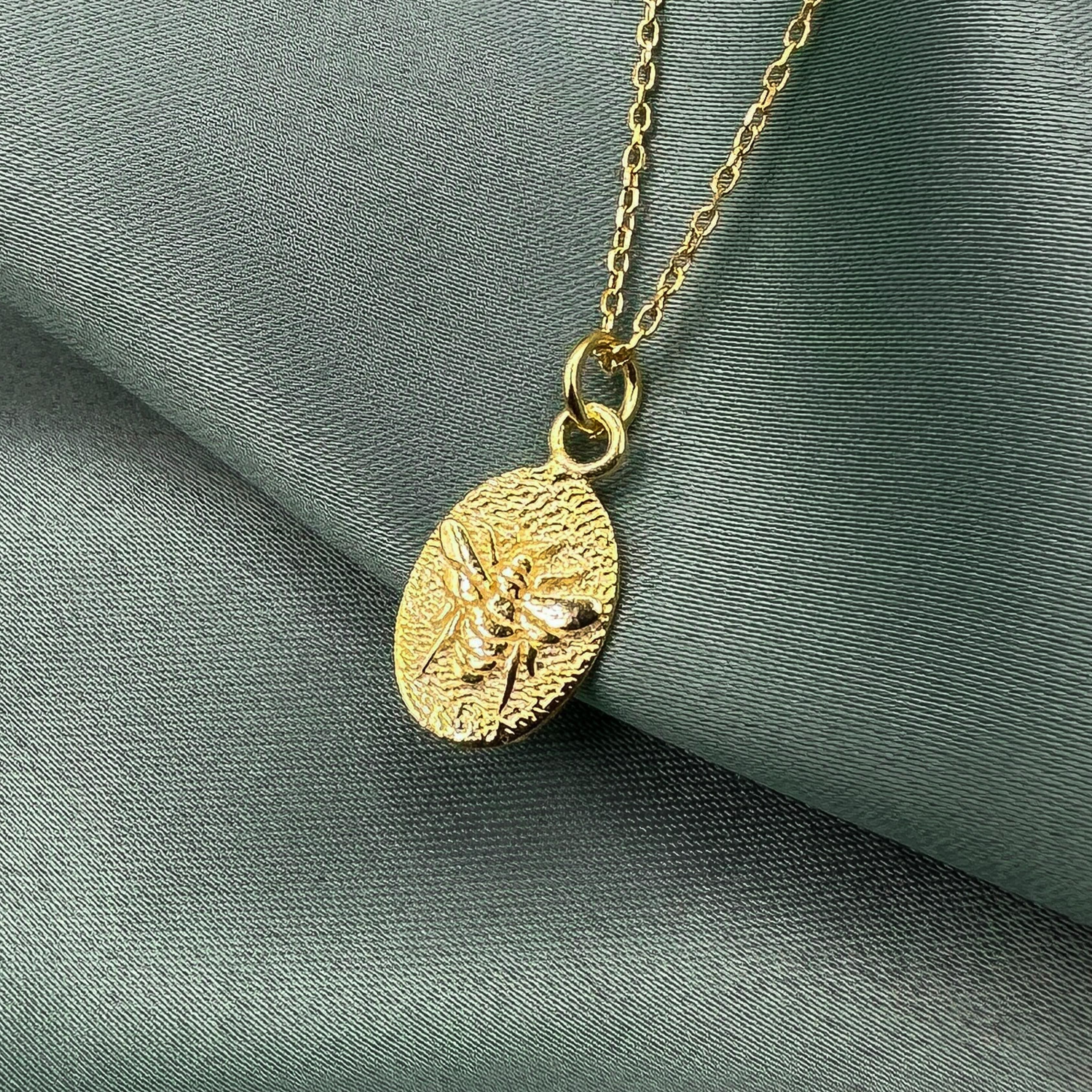 Bee Antique Plate Necklace - Gold