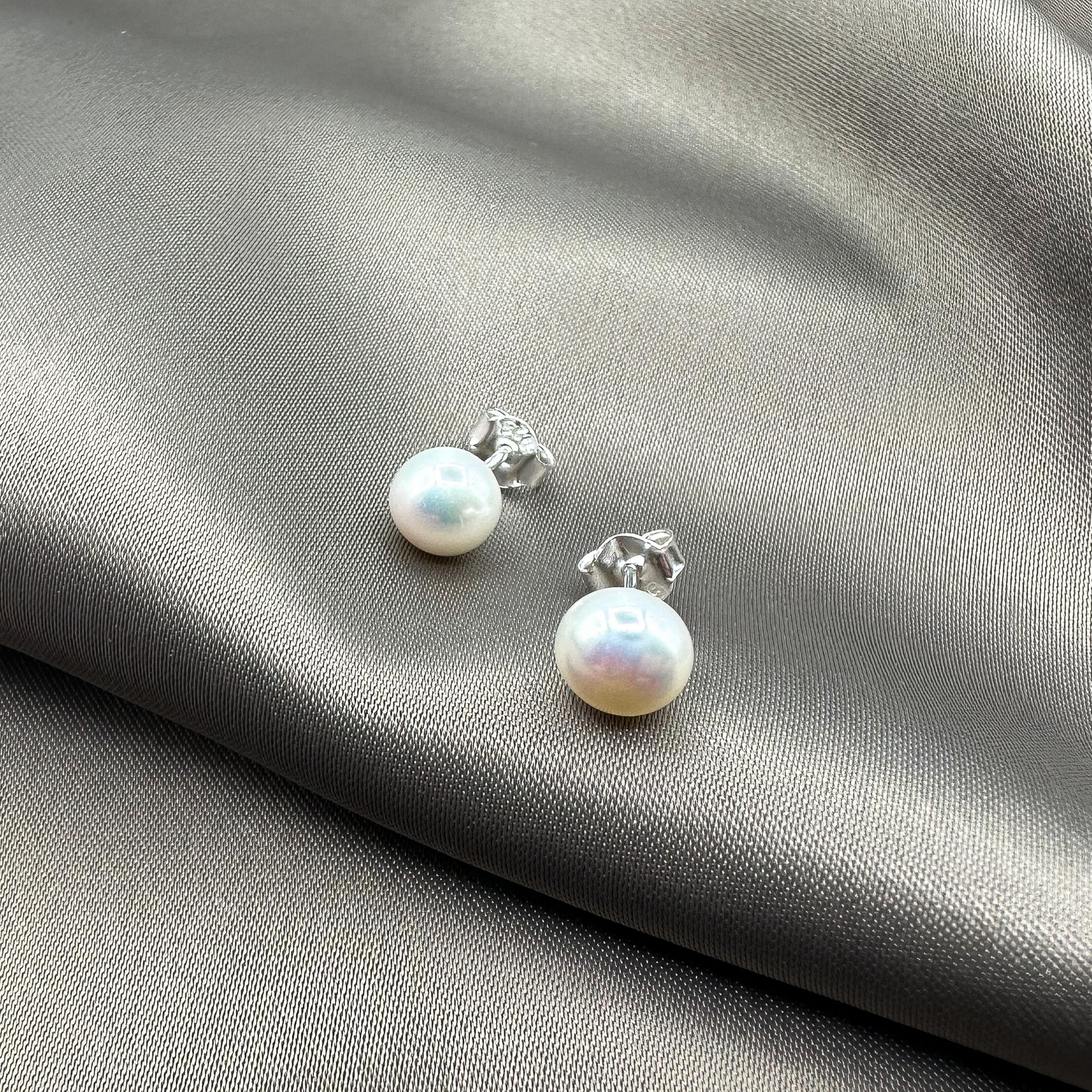 Single Pearl Stud Earrings - Rhodium