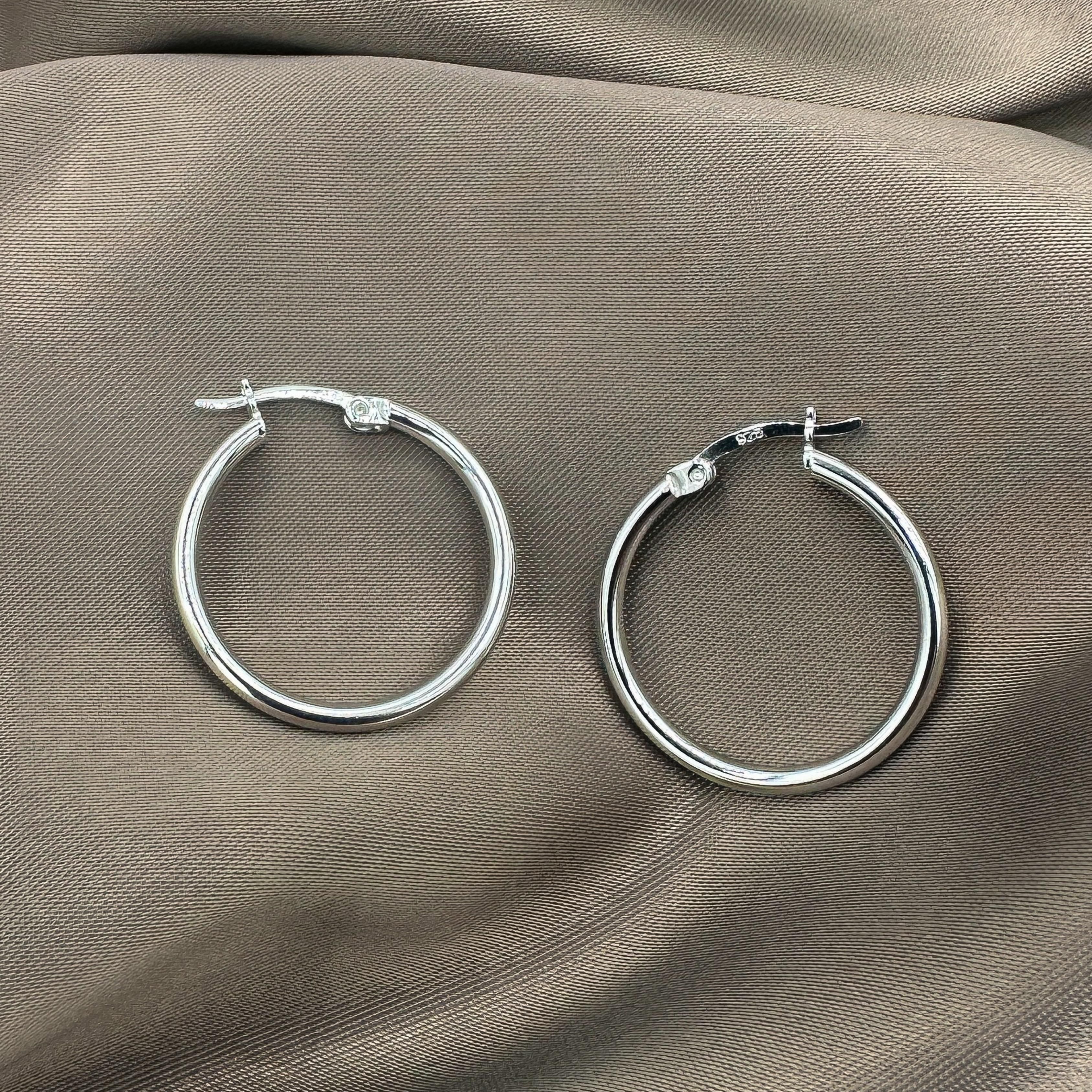 Medium Size Thin Hoop Earrings - Rhodium