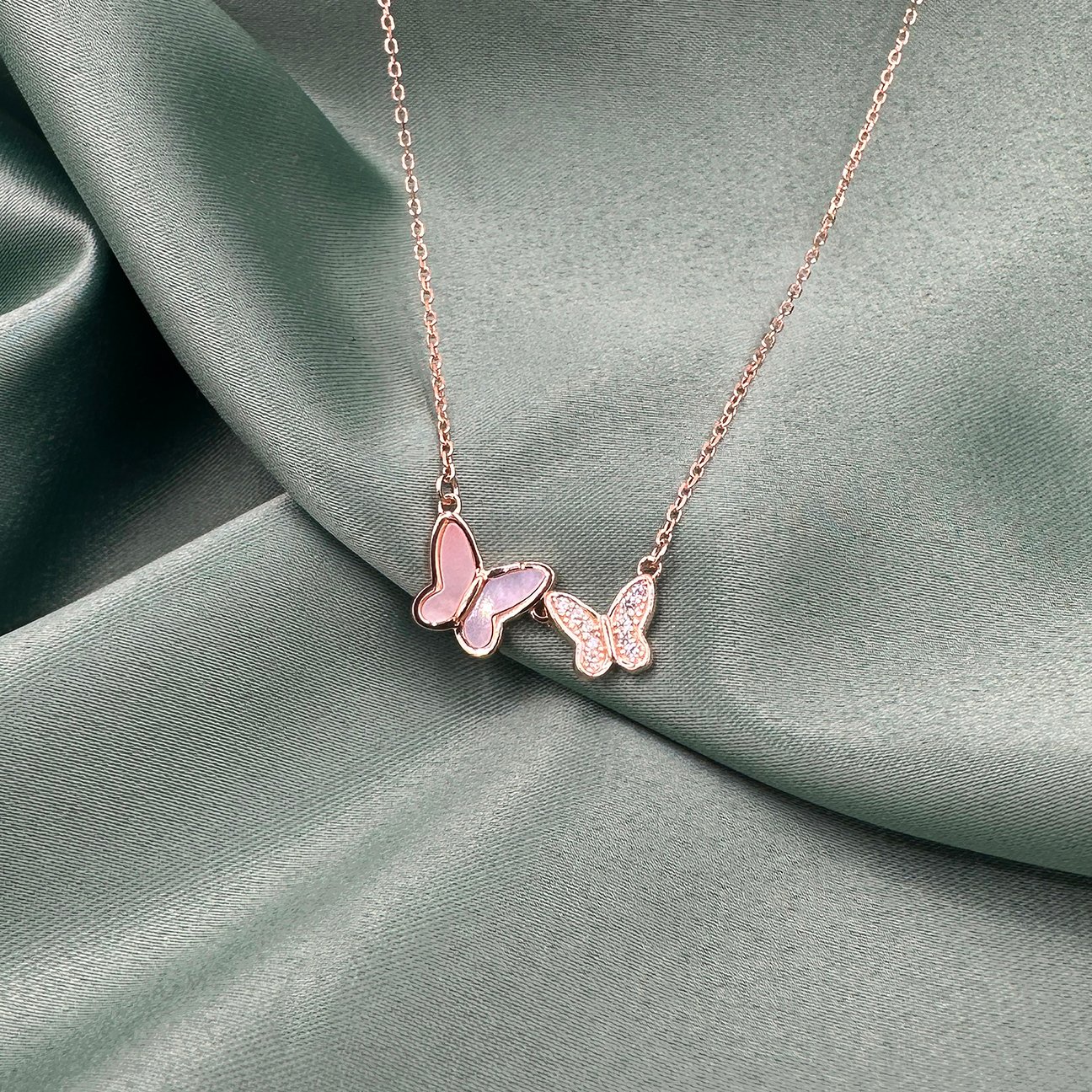 Butterfly Nacre Necklace - Rose Gold