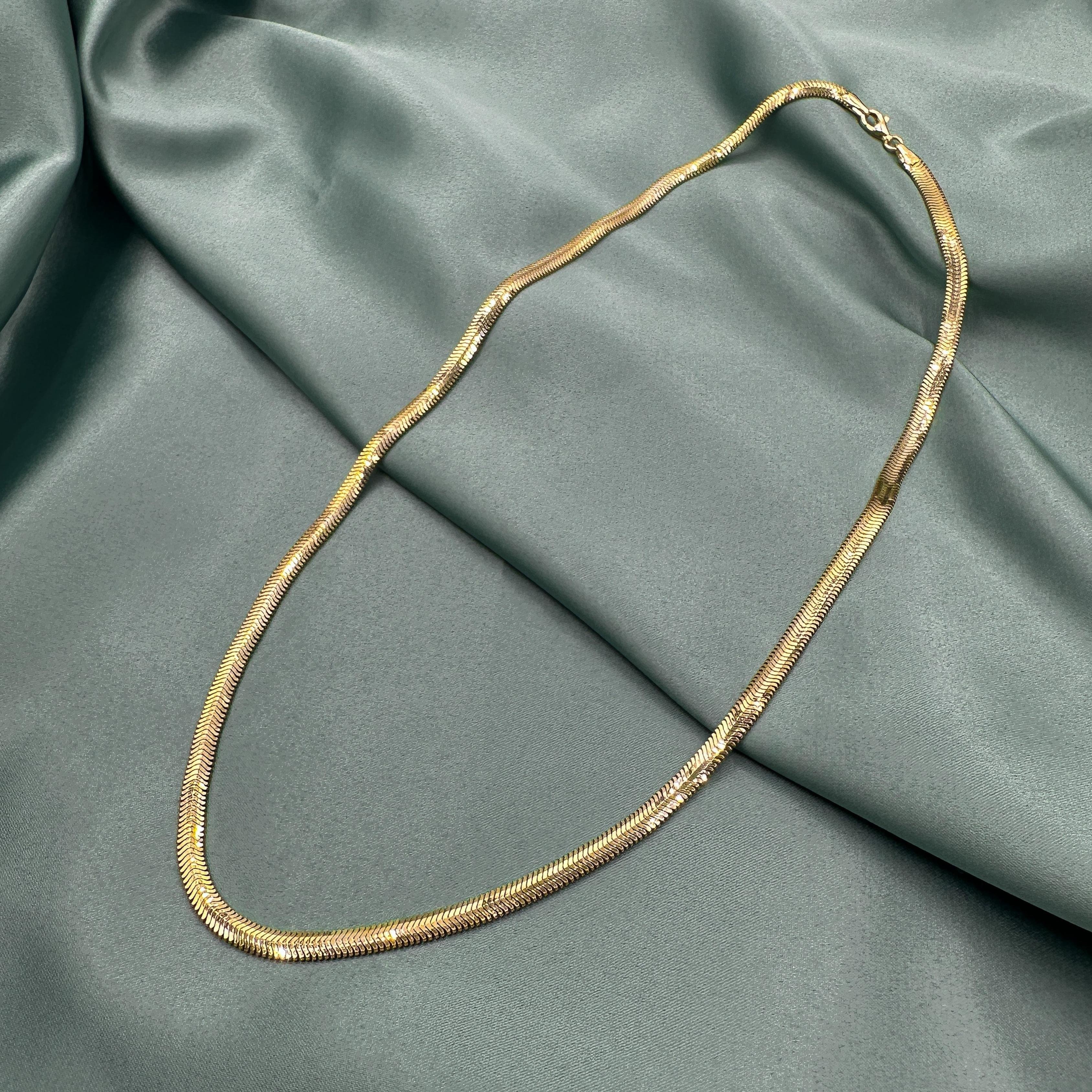 Herringbone 4 mm. Chain - Gold