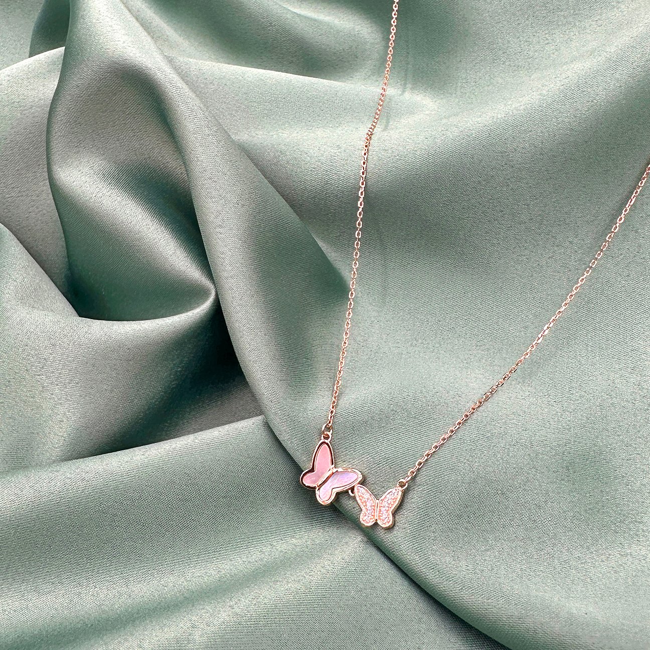 Butterfly Nacre Necklace - Rose Gold