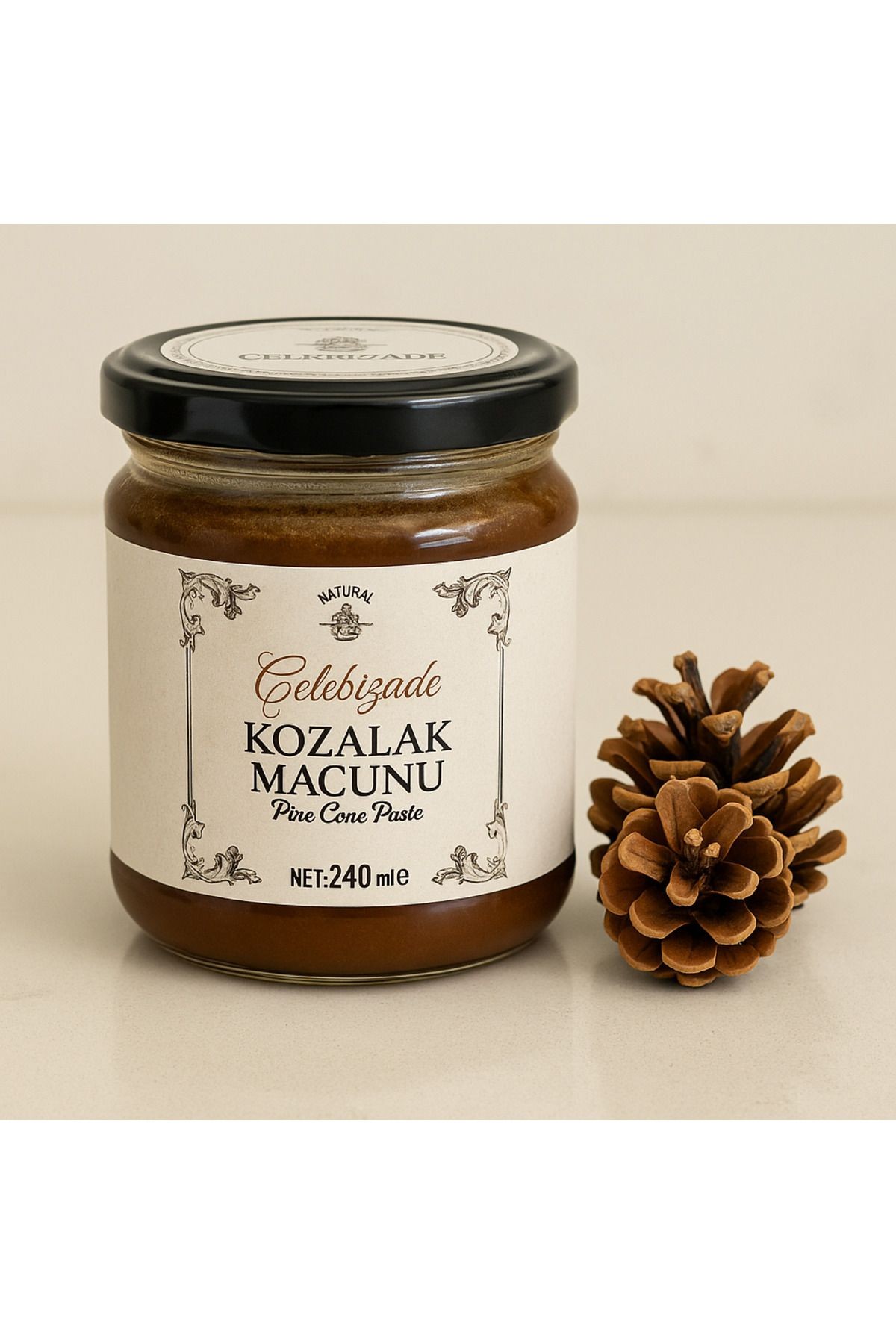 Çelebizade %100 Doğal Kozalak Macunu 240 ml – Geleneksel, Katkısız ve Saf Ürün