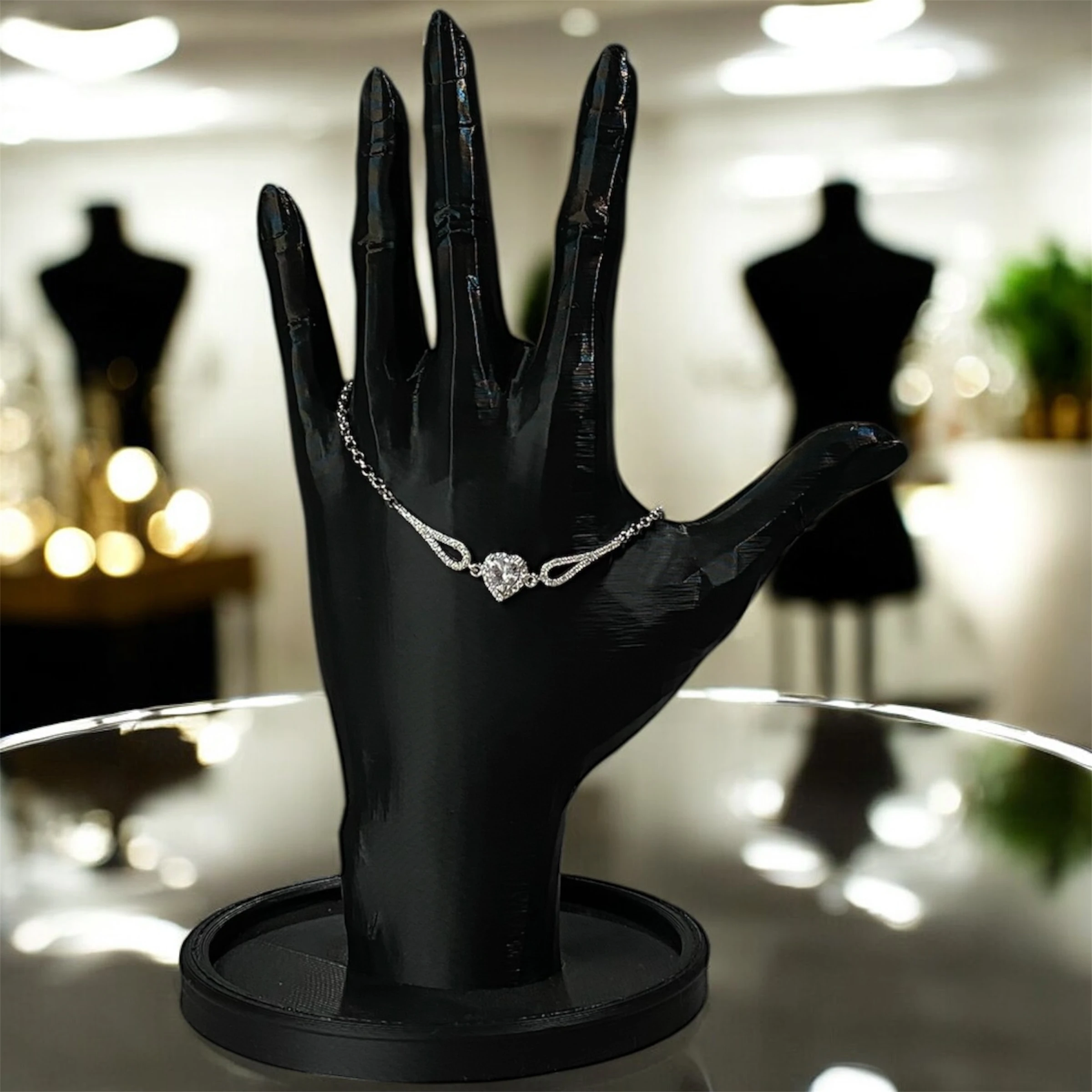 925 Ayar Gümüş Beyaz Kalp Taşlı Zirkon Taşlarla Çevrili Bileklik