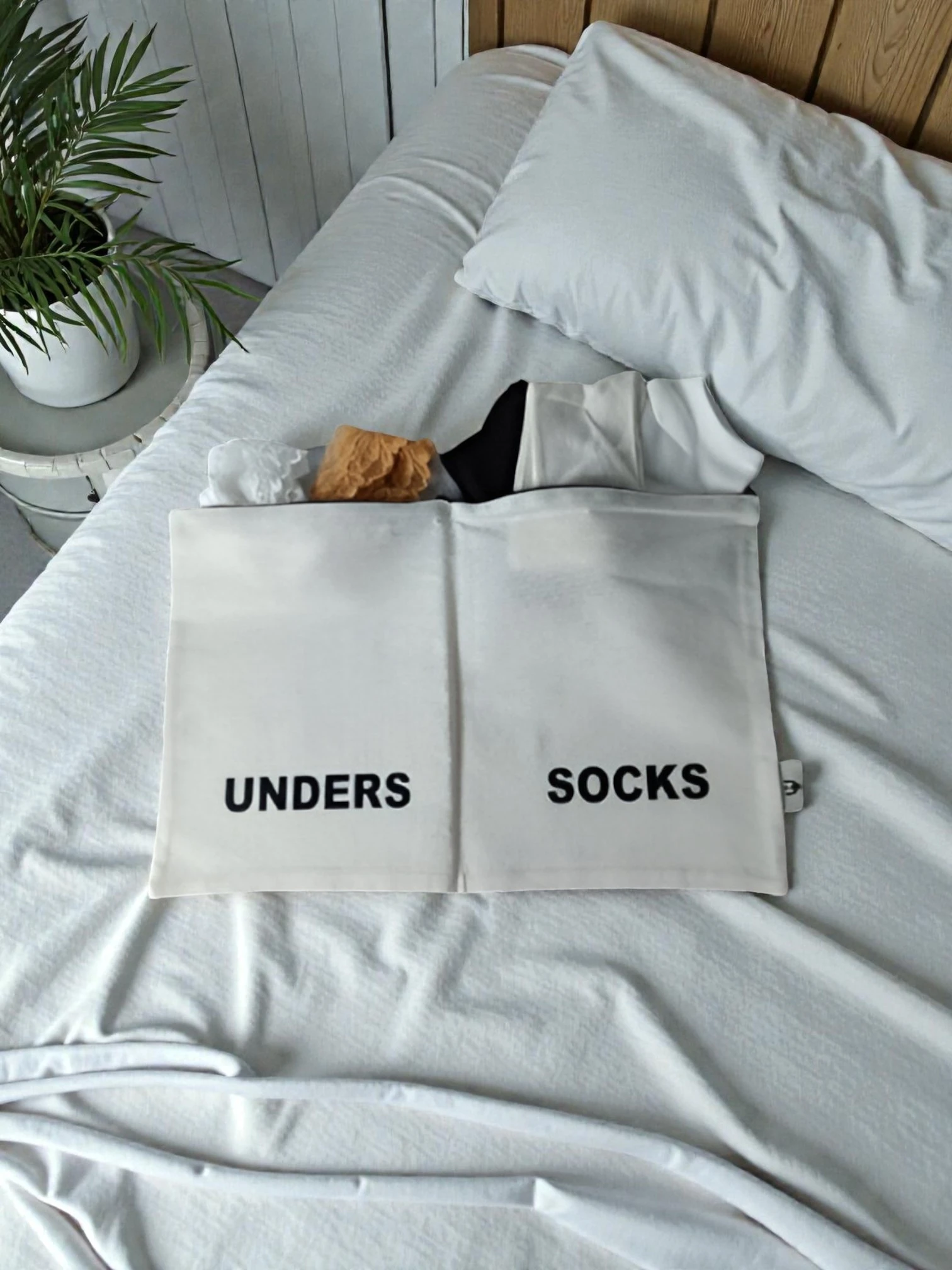 Karia No:15 İç Çamaşırı/Çorap Kesesi image