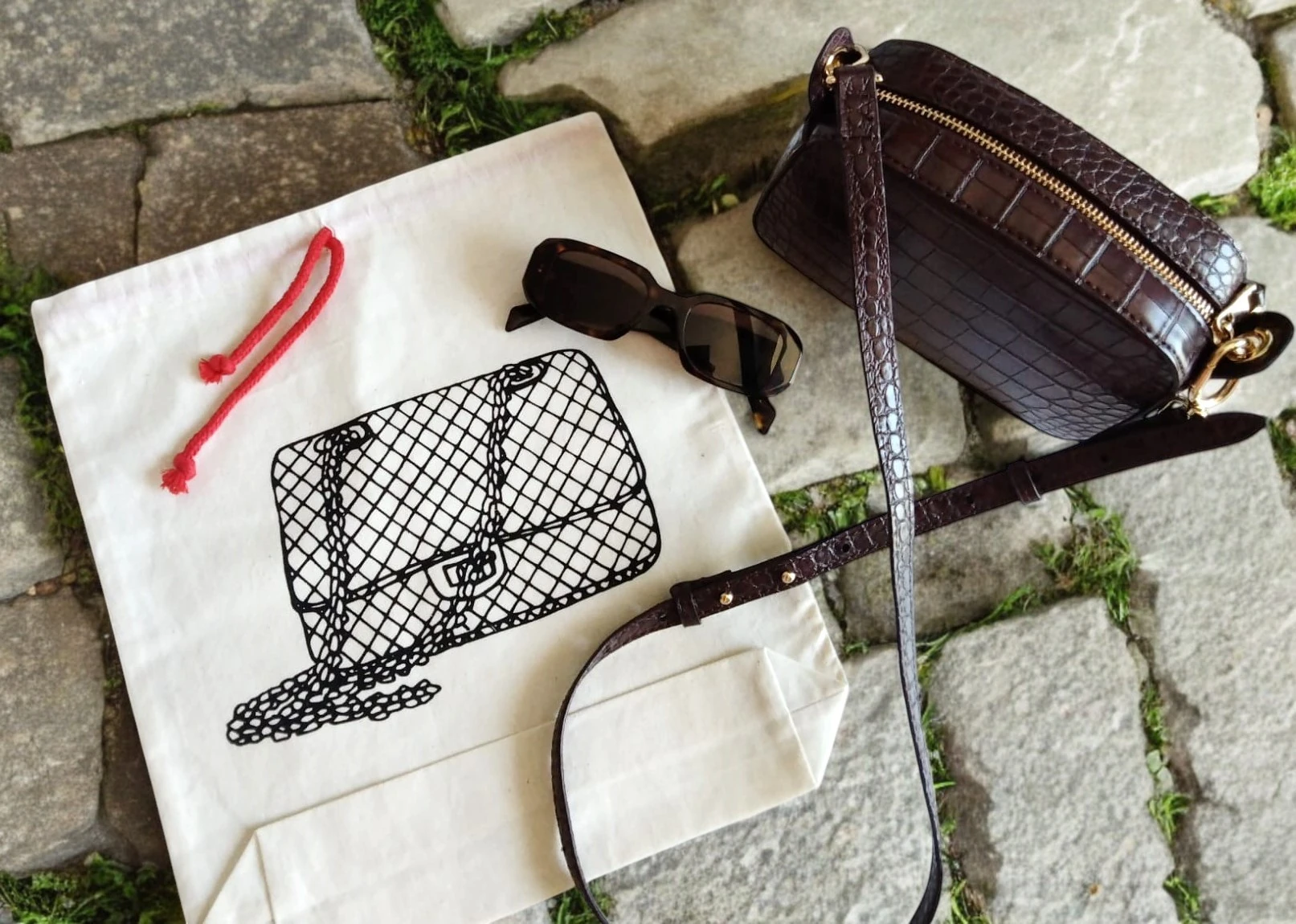 Karia No:4 Çanta Kesesi