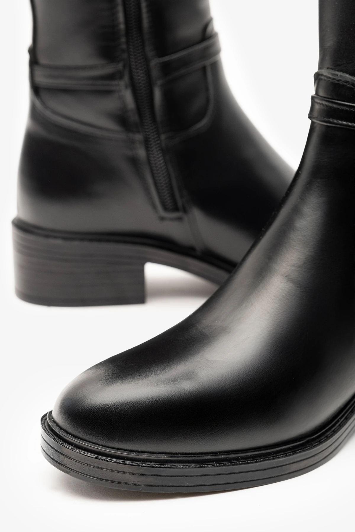 Manila Siyah Deri Kadın Çizme