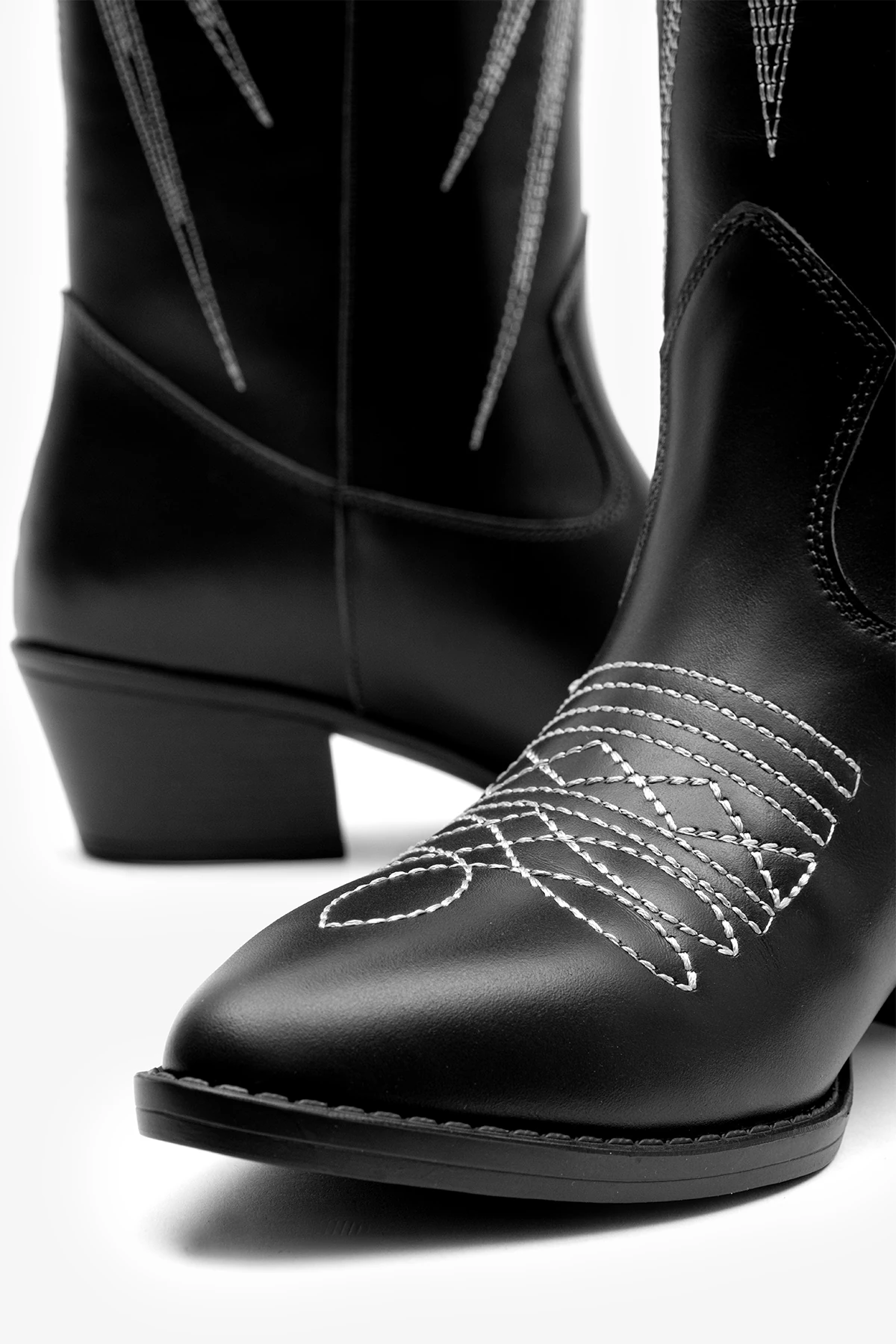 Frea Siyah Deri Kadın Çizme