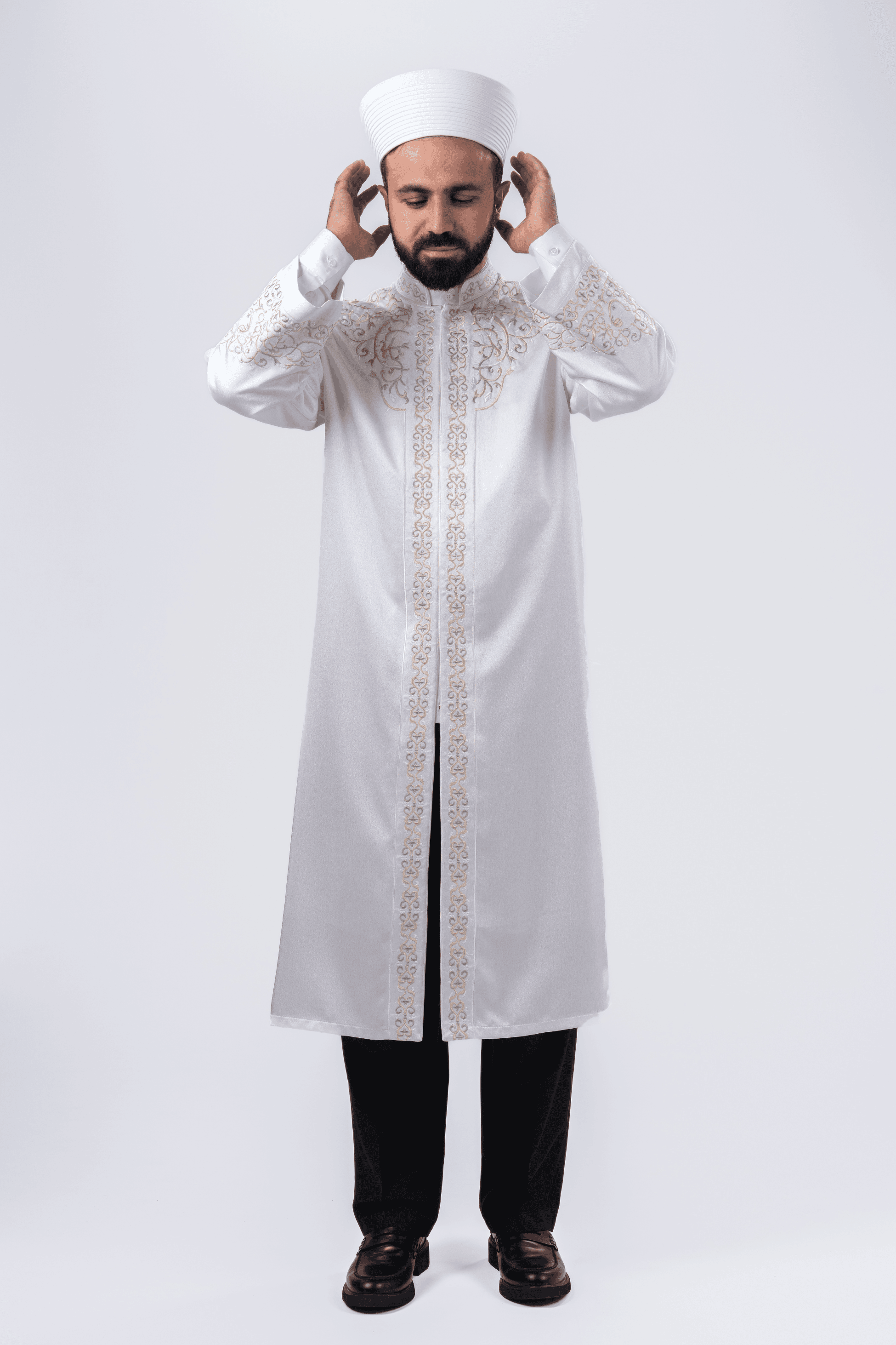 Beyaz Nakışlı Abraham İmam Cübbesi