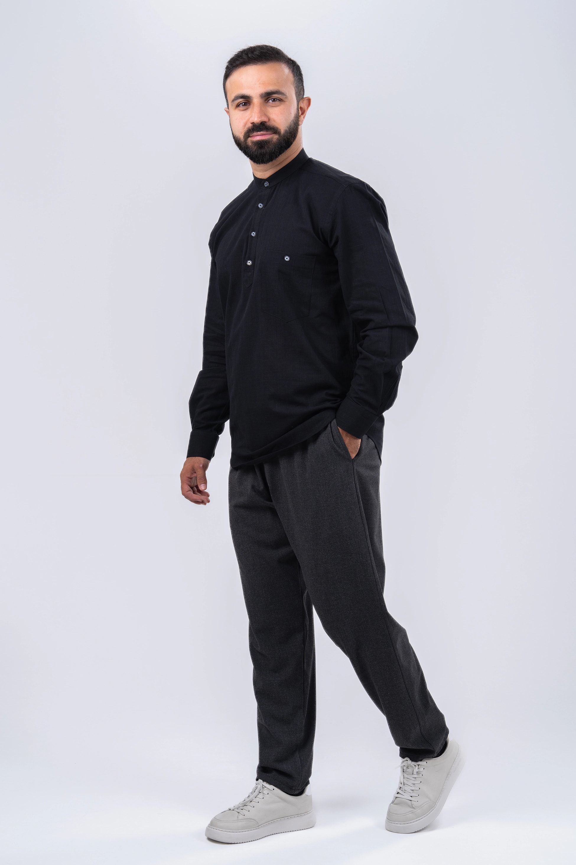Siyah 4 Düğme Gömlek & Şalvar Kombin